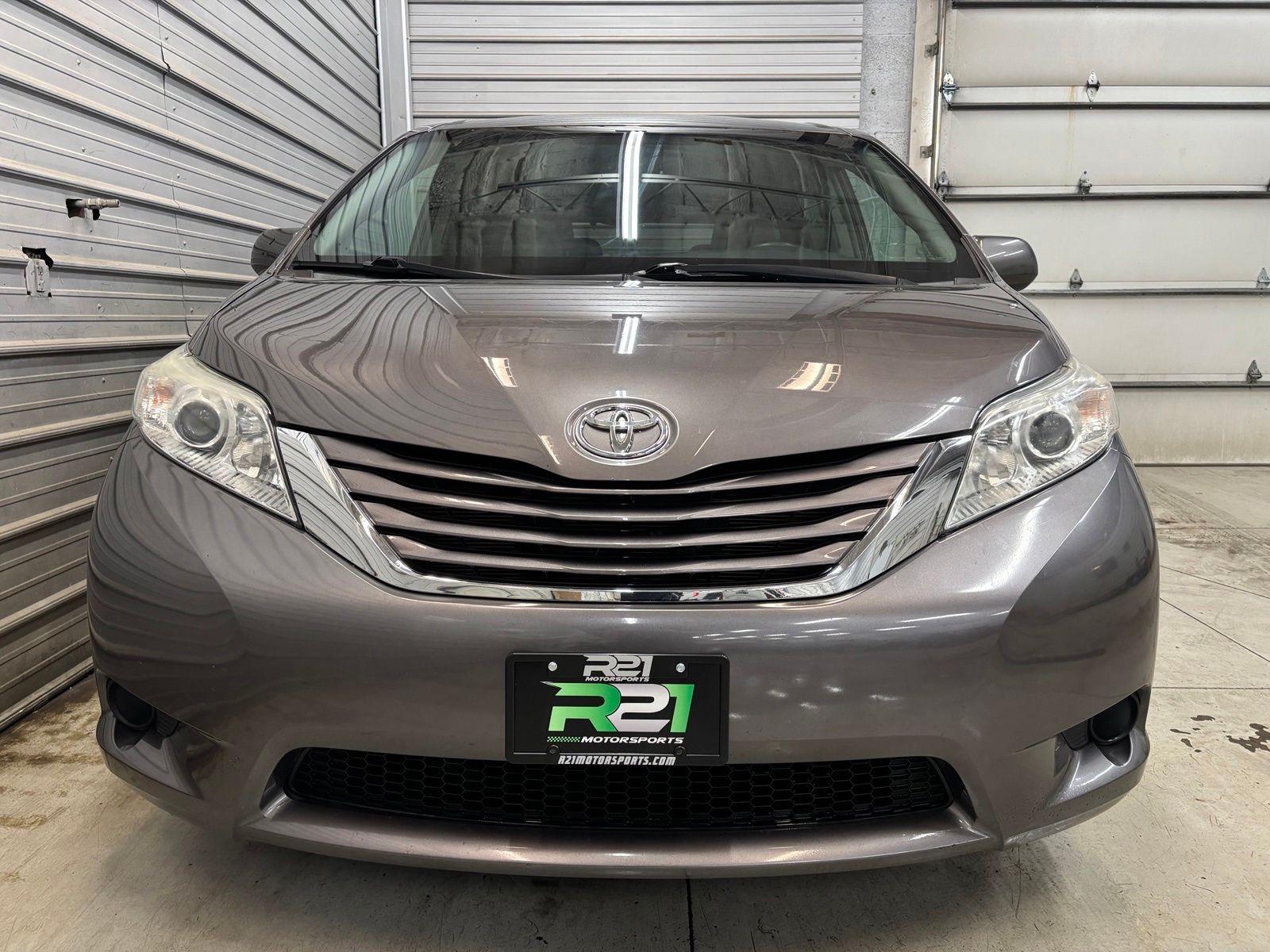 Photo 2 of 2016 Toyota Sienna LE 7-Passenger Auto Access Seat