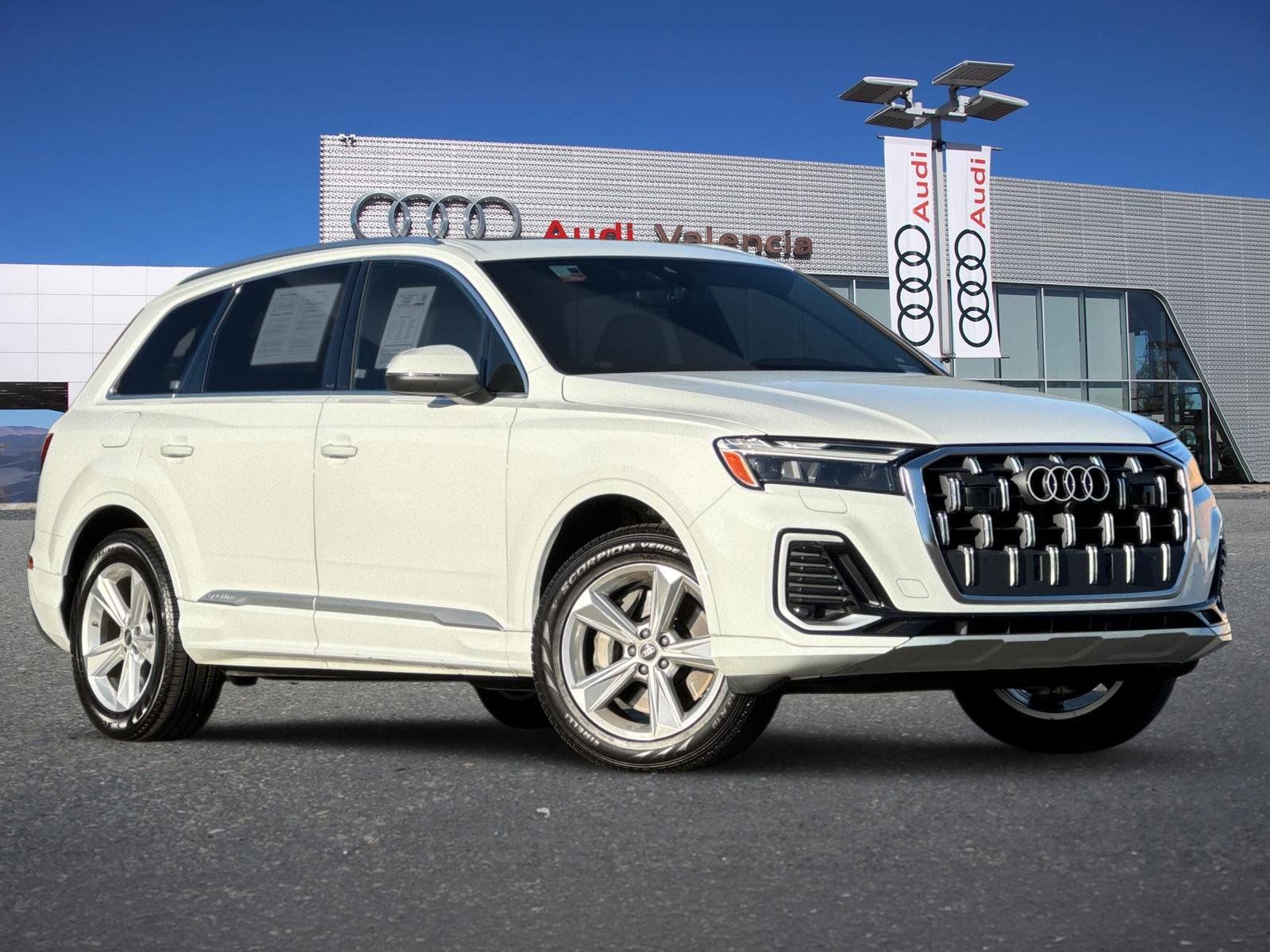 2025 Audi Q7 quattro Premium 45 TFSI