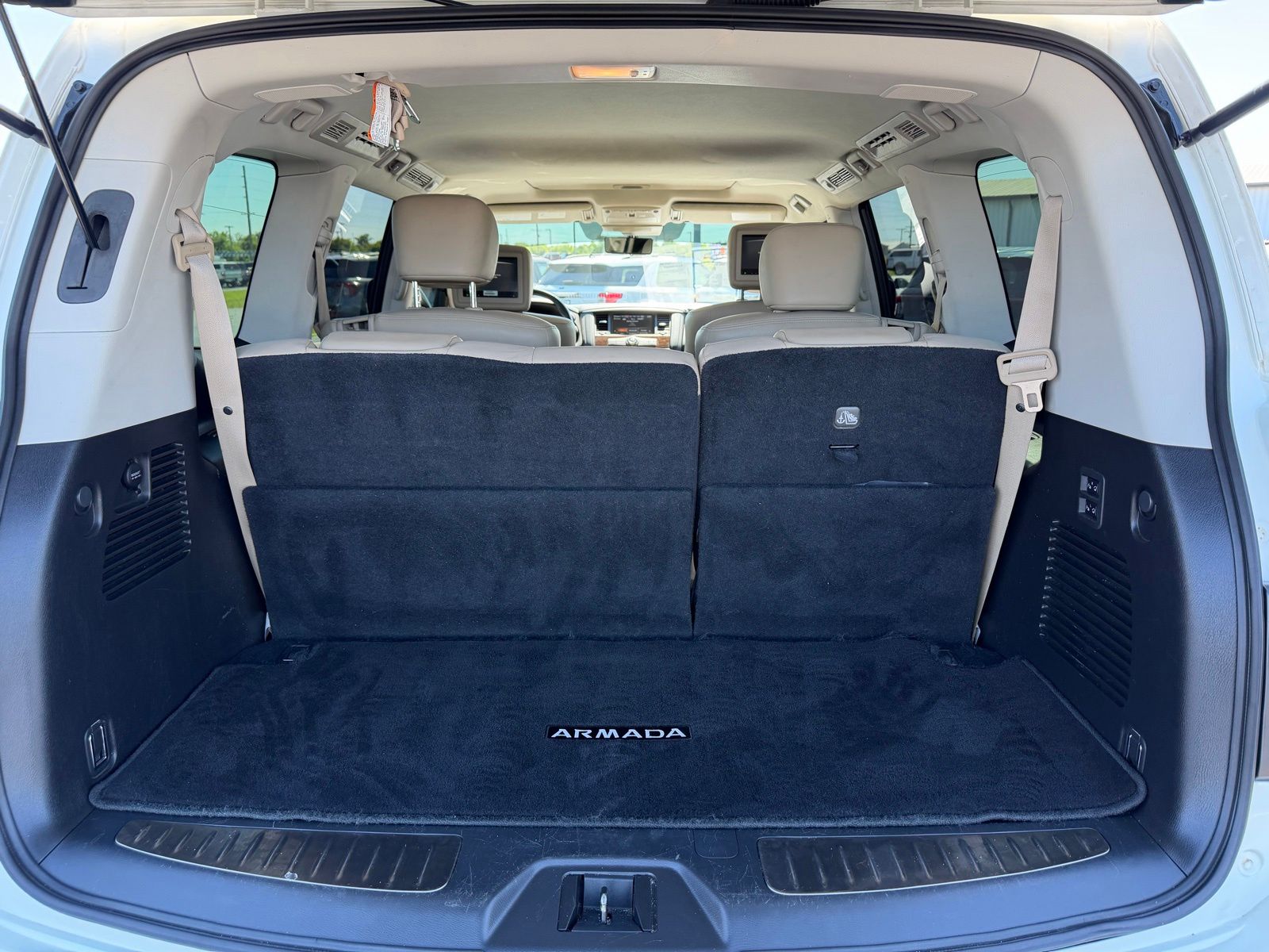 2020 Nissan Armada image 10