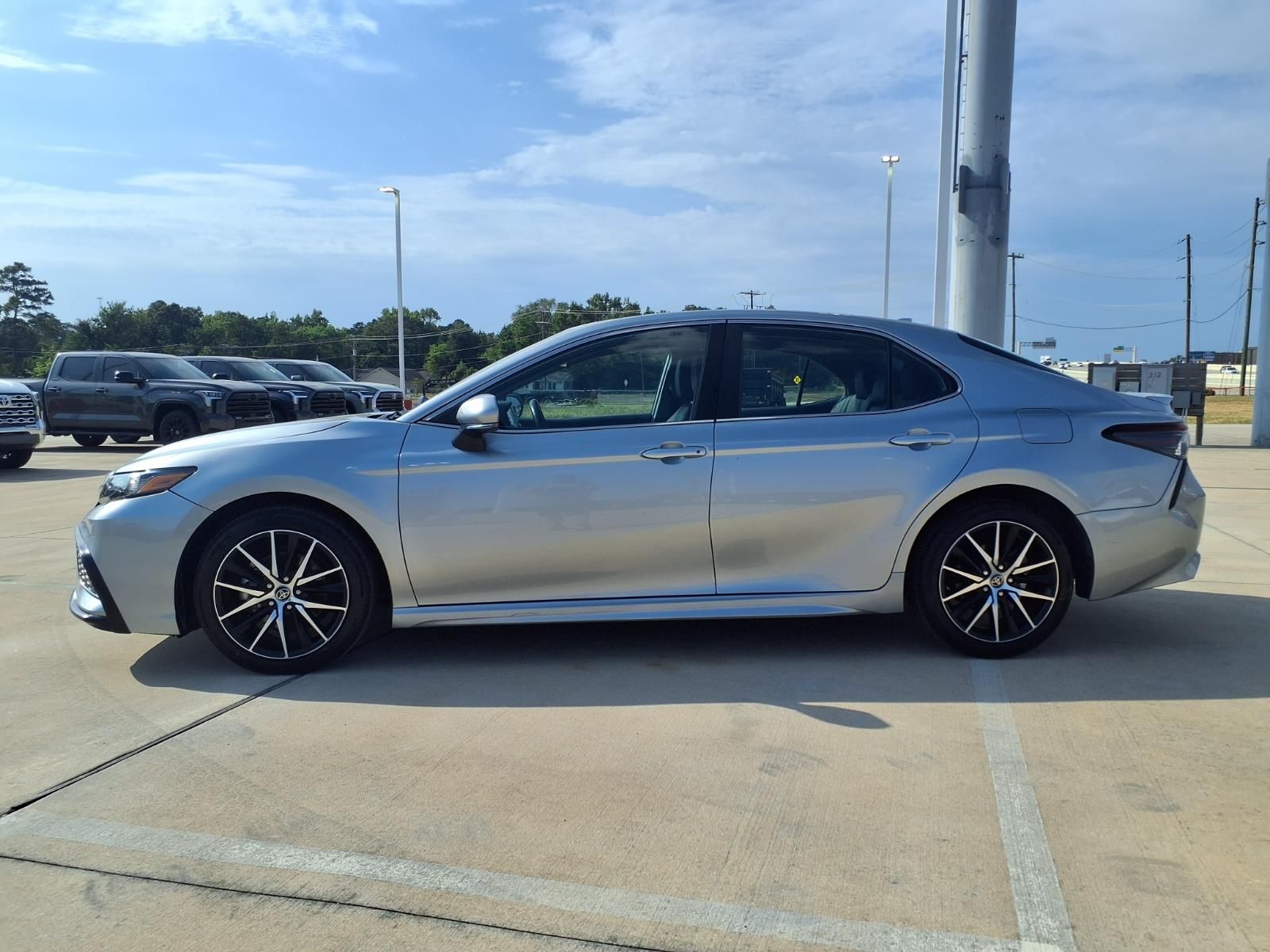 2023 Toyota Camry SE - 6