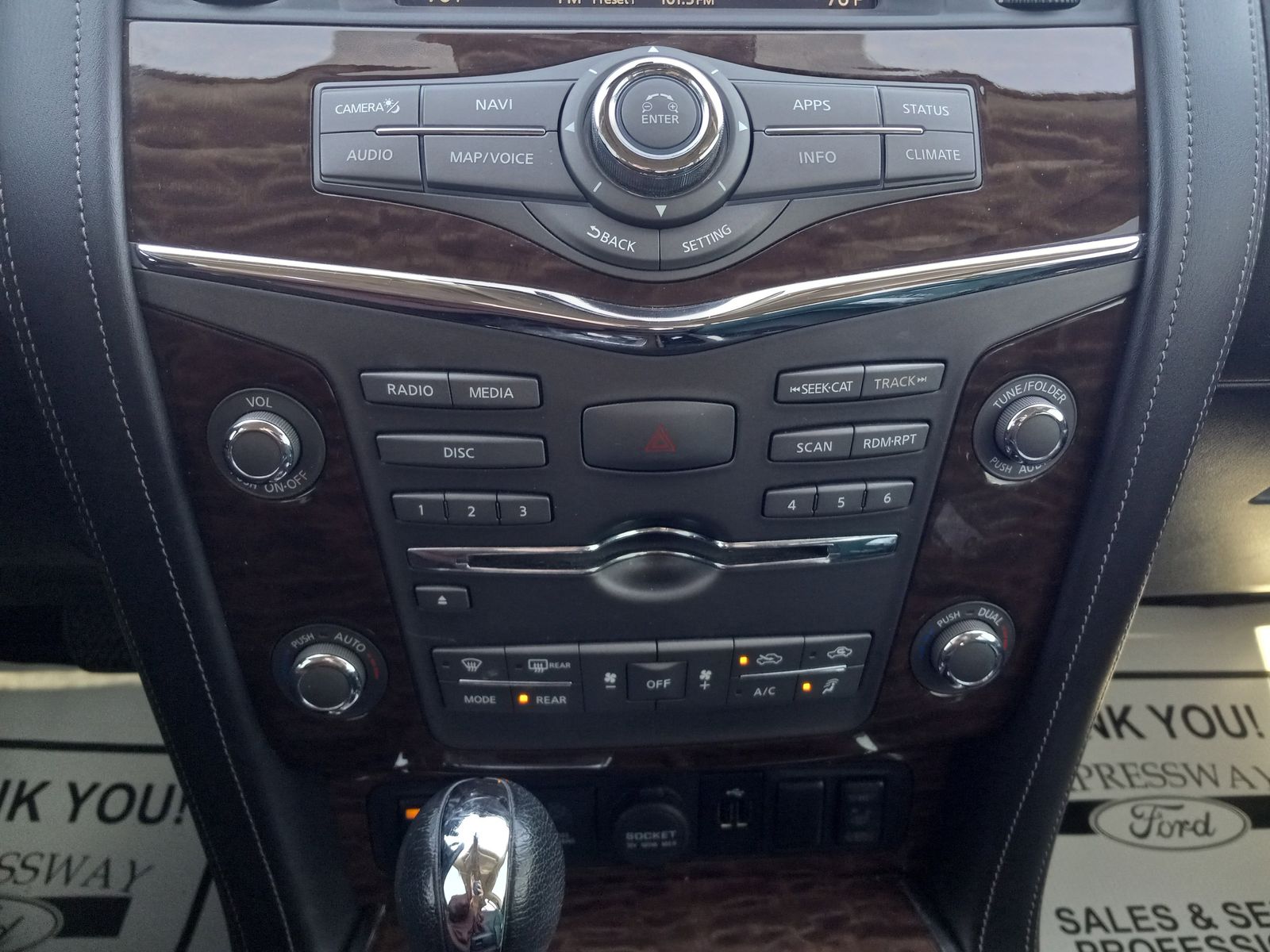 2020 Nissan Armada image 25