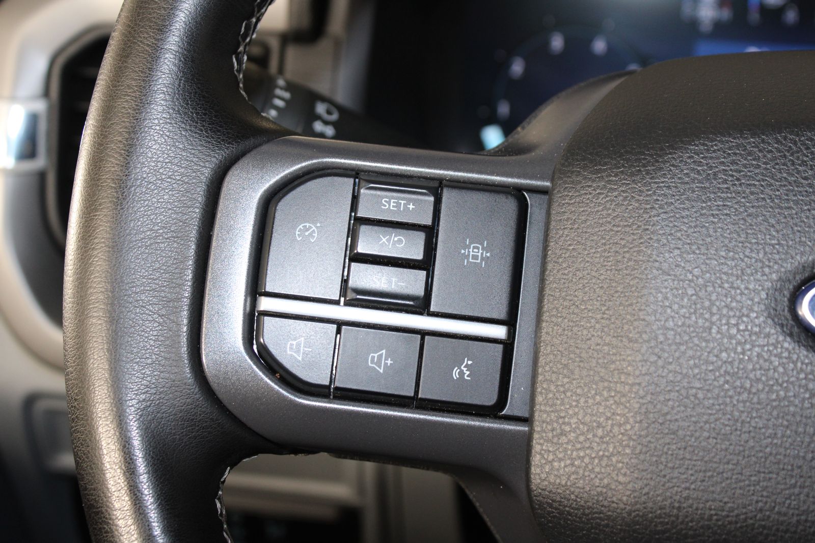 Used 2024  Ford XLT image 21