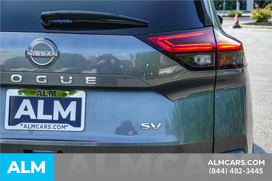 Used 2022 Gray Nissan SV image 12