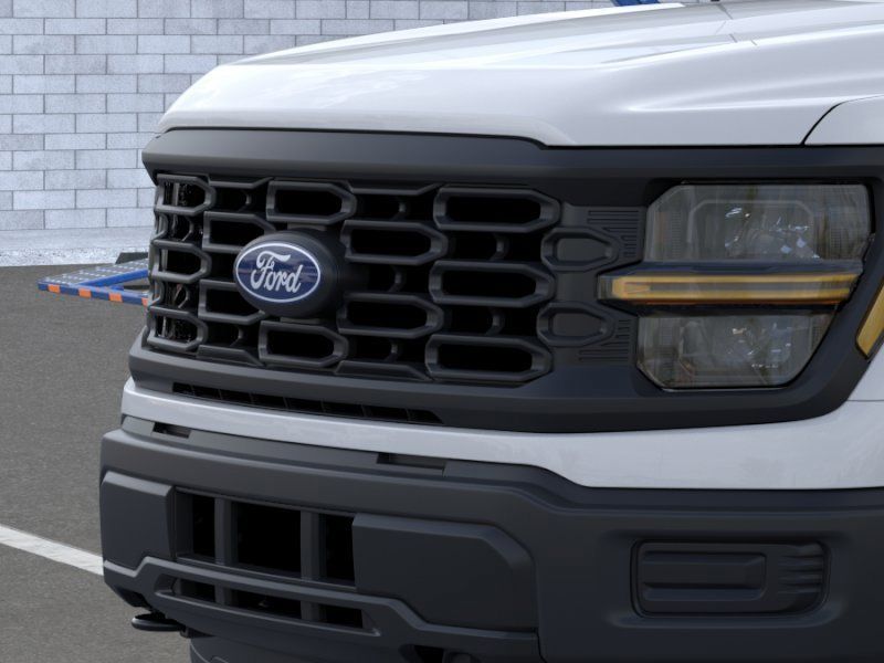 New 2026 Oxford White Ford XL image 17