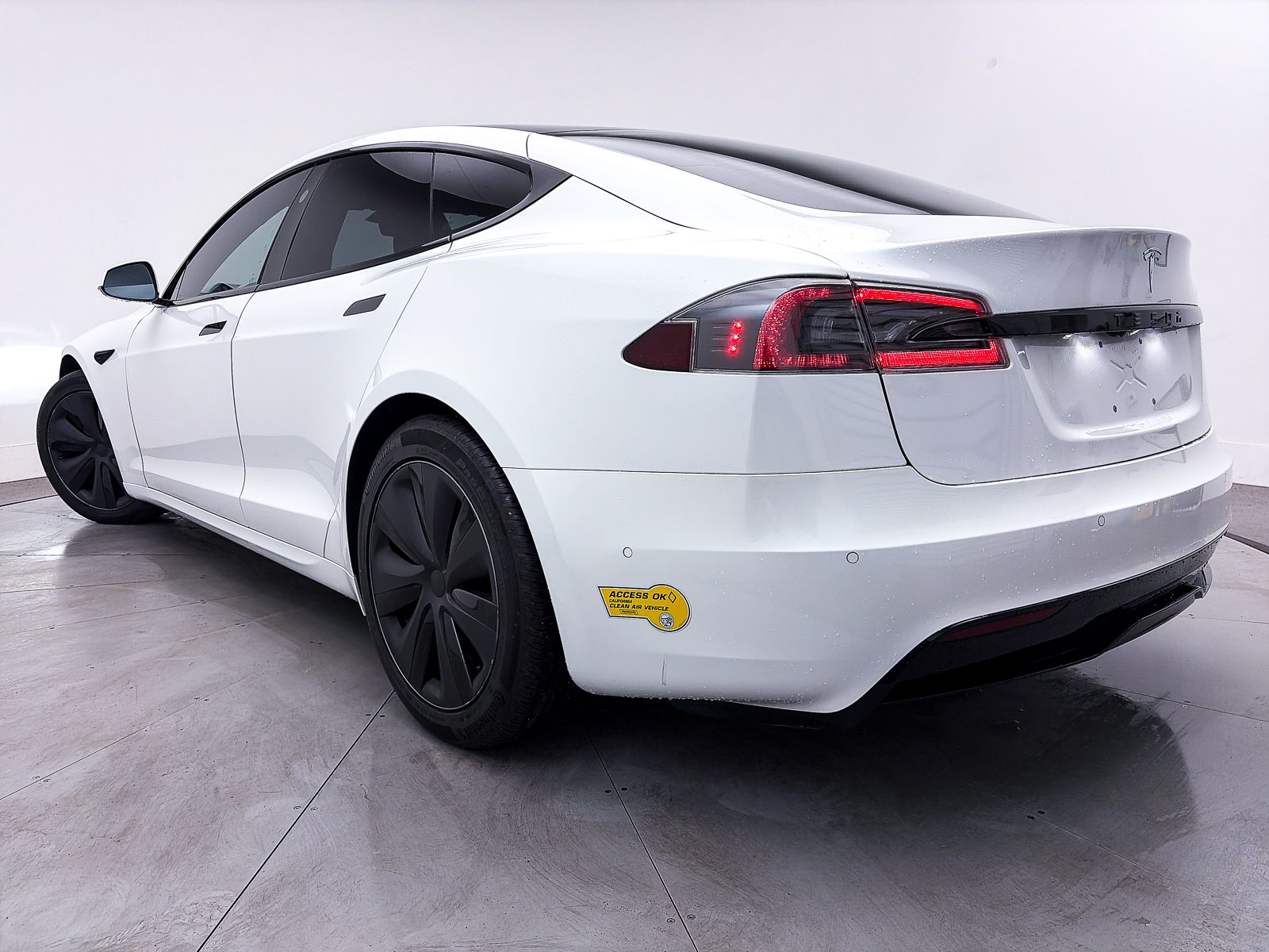 Used 2022 Tesla Model S Base with VIN 5YJSA1E5XNF469184 for sale in Scottsdale, AZ
