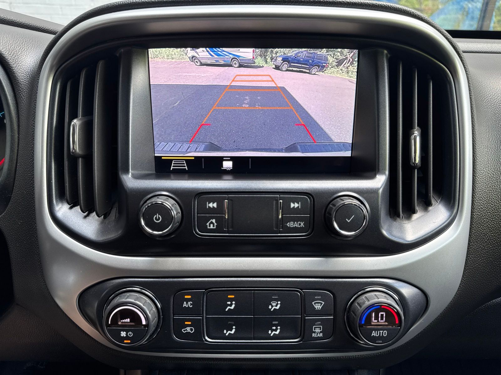 Used 2019 Kinetic Blue Chevrolet ZR2 image 21