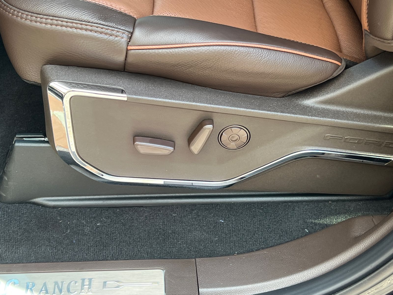 New 2026 Agate Black Metallic Ford F-250® King Ranch® image 11