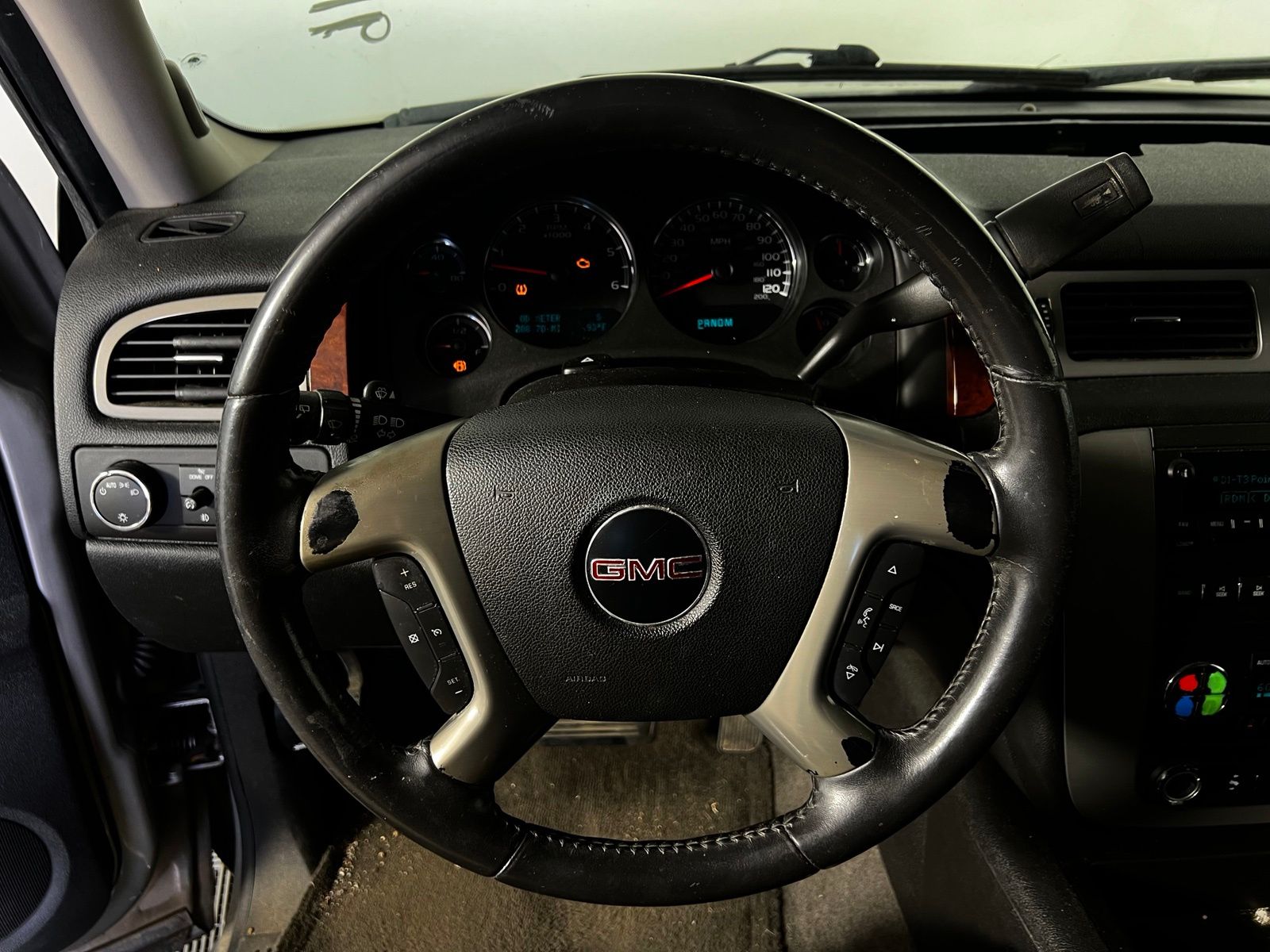 Thumbnail: 2009 GMC Yukon - 9