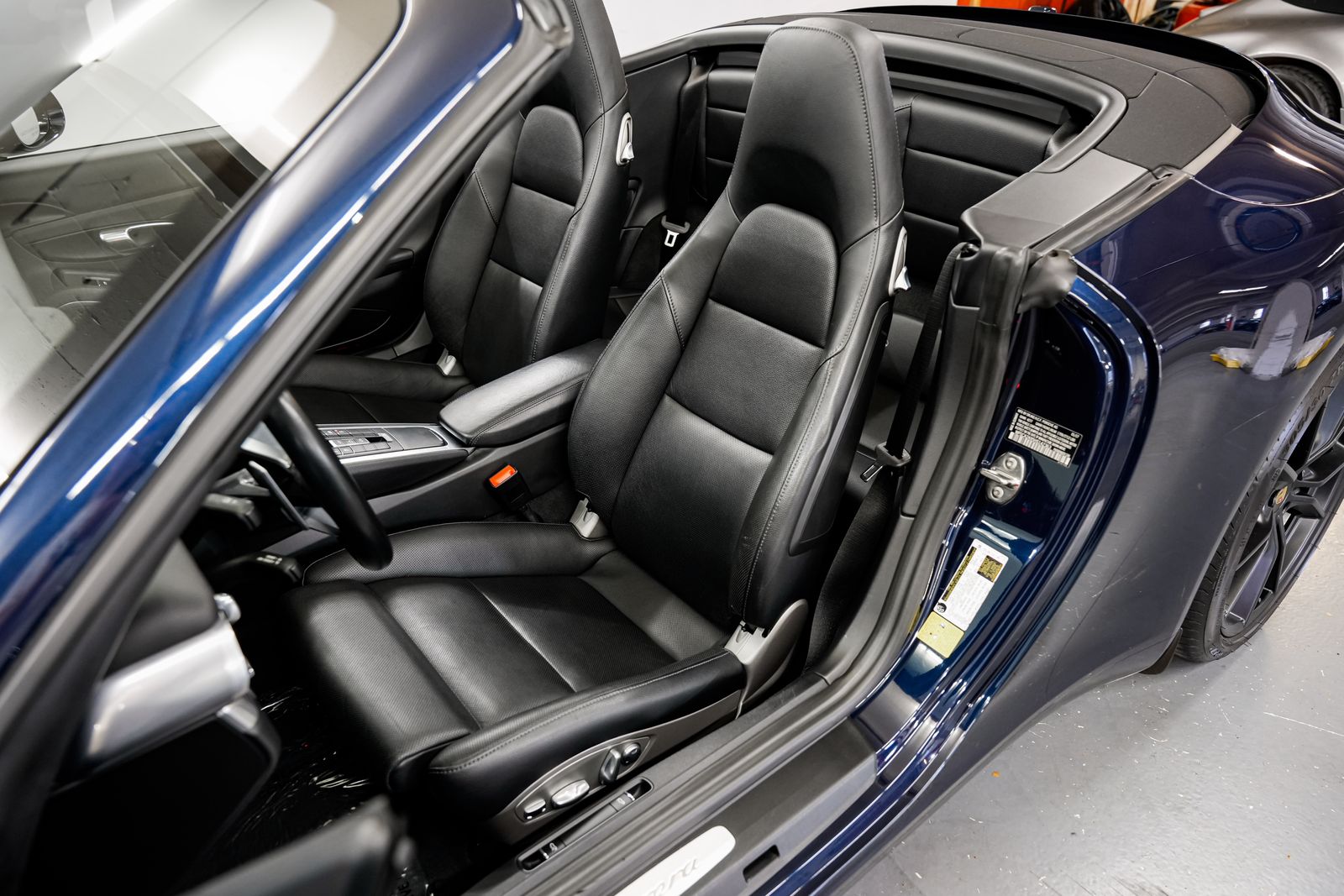 2017 Porsche 911 Carrera — photo 18