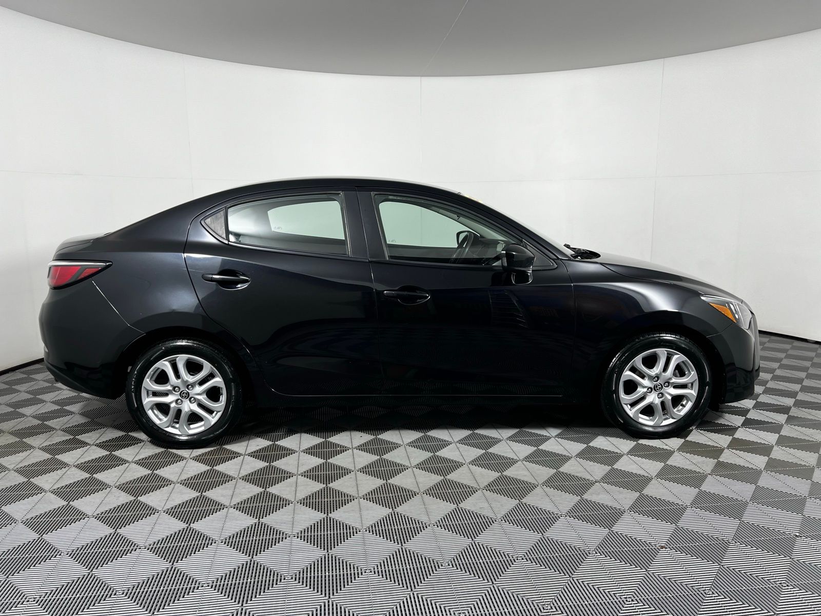 2016 Scion iA Base 4