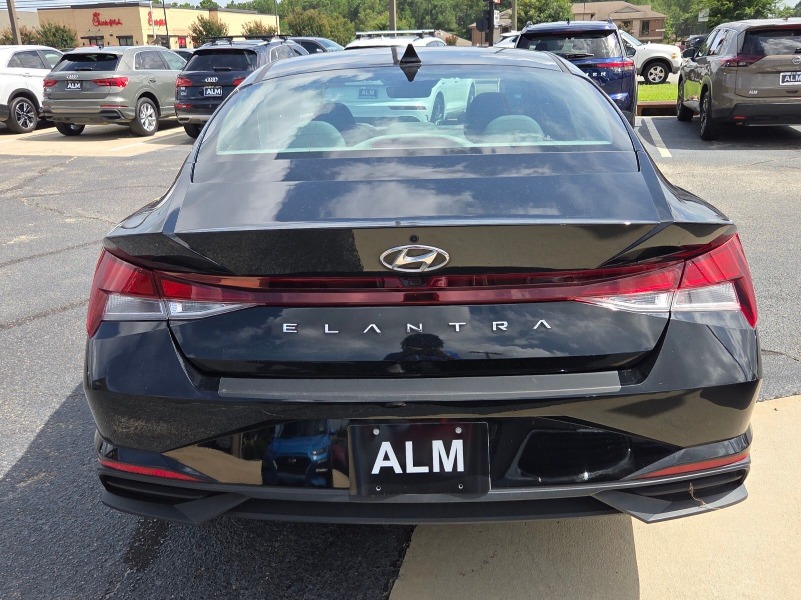 Used 2023 Black Hyundai SEL image 12