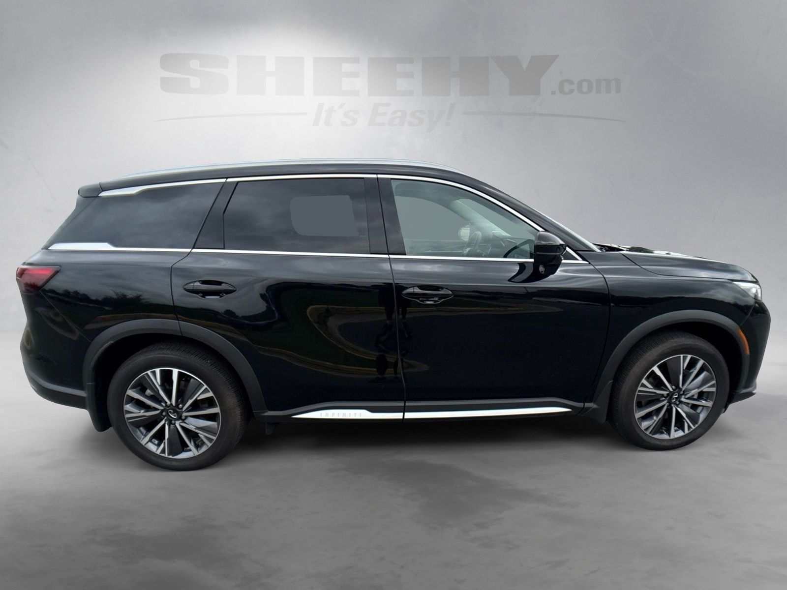 Used 2026 Black INFINITI LUXE image 11
