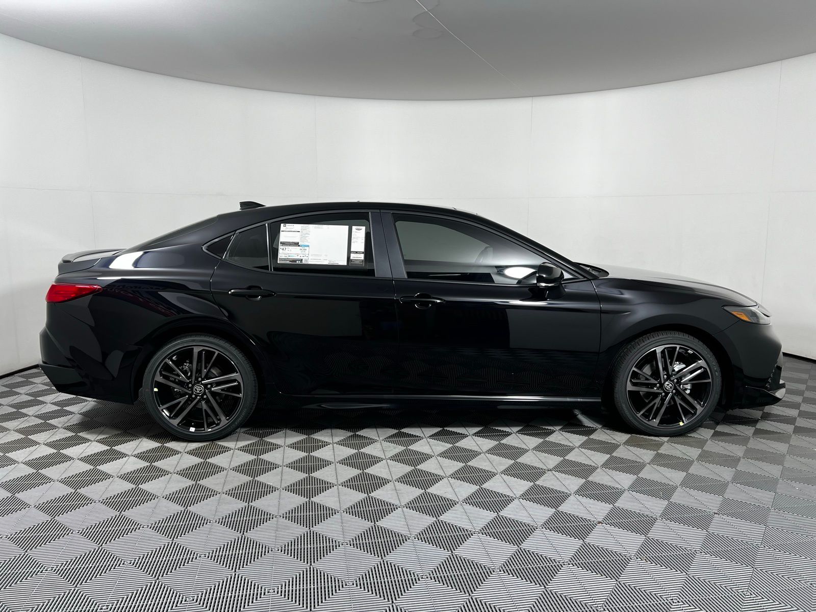 2025 Toyota Camry XSE 4