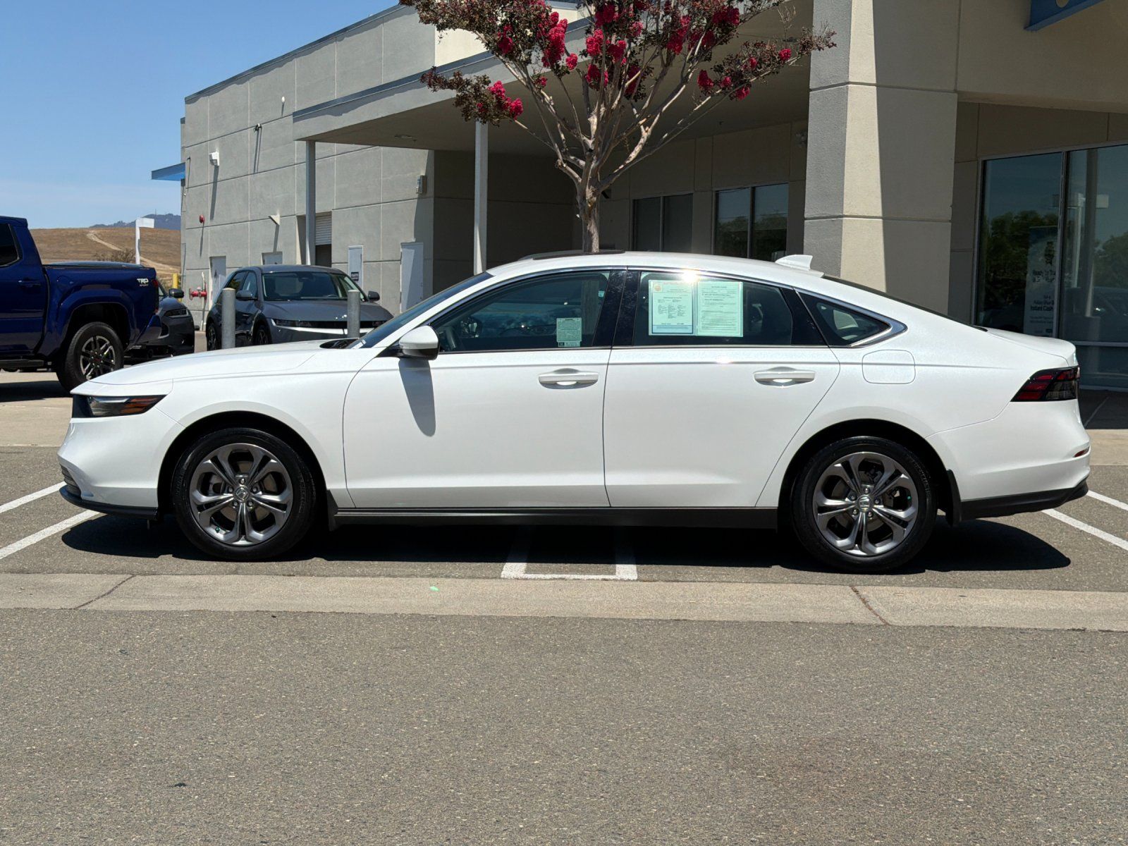 2024 Honda Accord EX — full photo 3 of 27