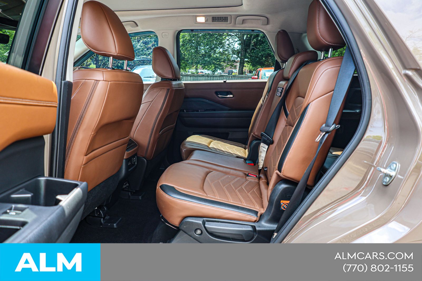 Used 2023 Beige Nissan Platinum image 19