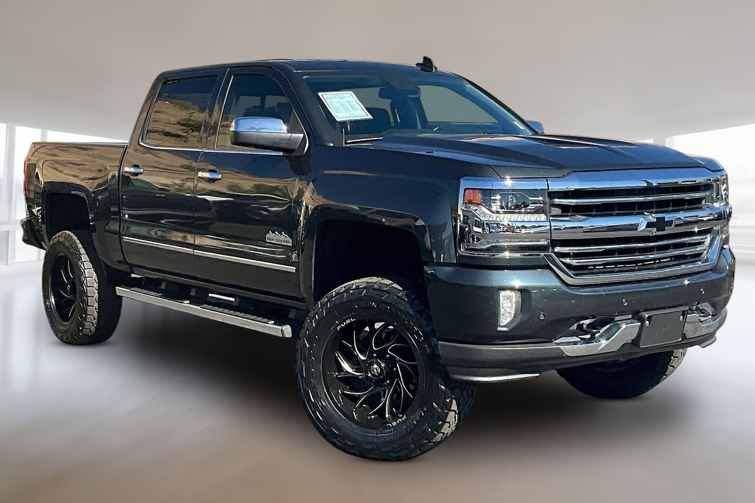 Gray (Graphite Metallic) 2018 Chevrolet Silverado 1500 Pickup Truck Four-Wheel Drive 8-Speed Automatic Overdrive