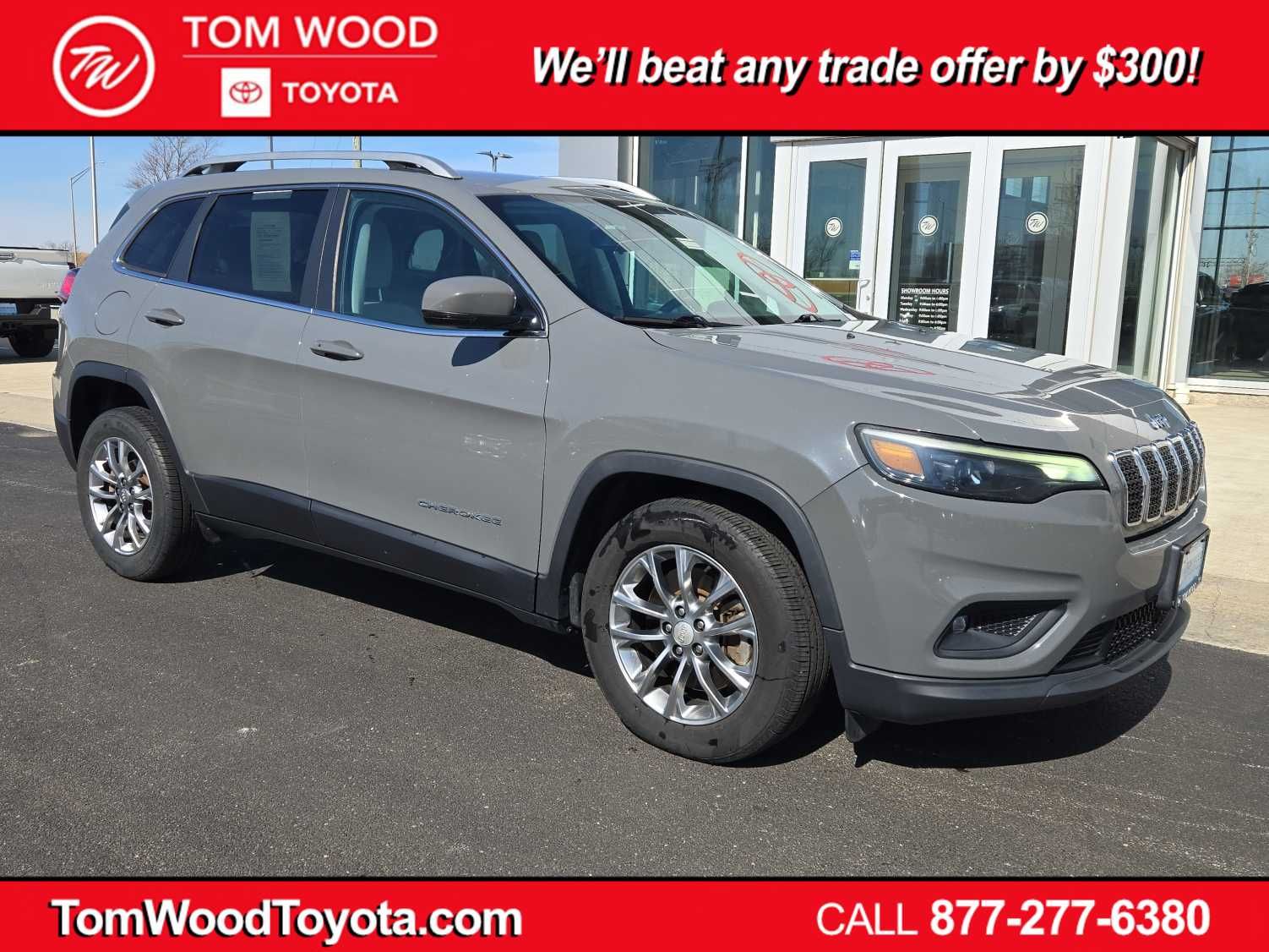 used 2020 Jeep Cherokee car, priced at $11,035