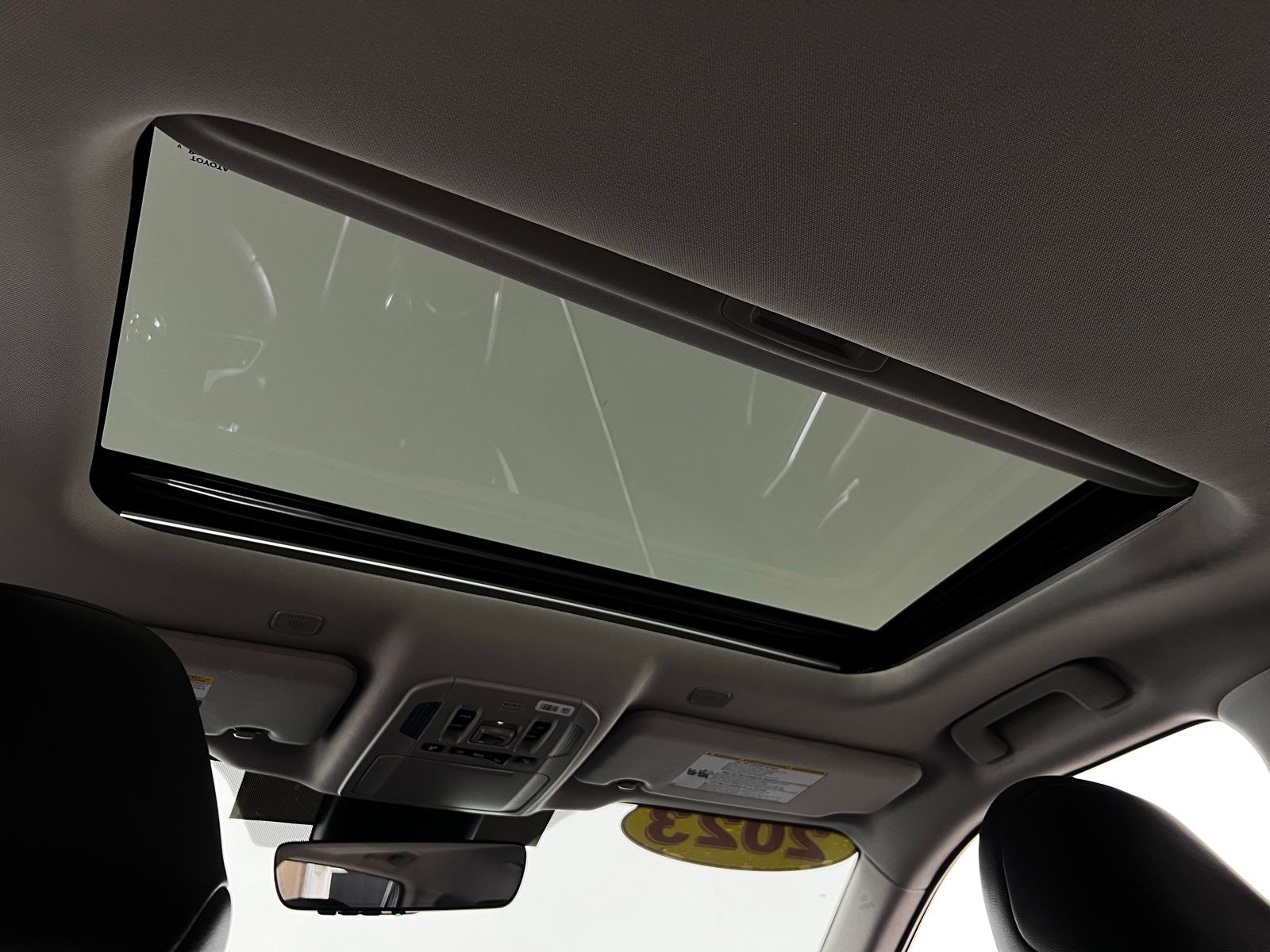 Thumbnail: 2023 Toyota Highlander - 26