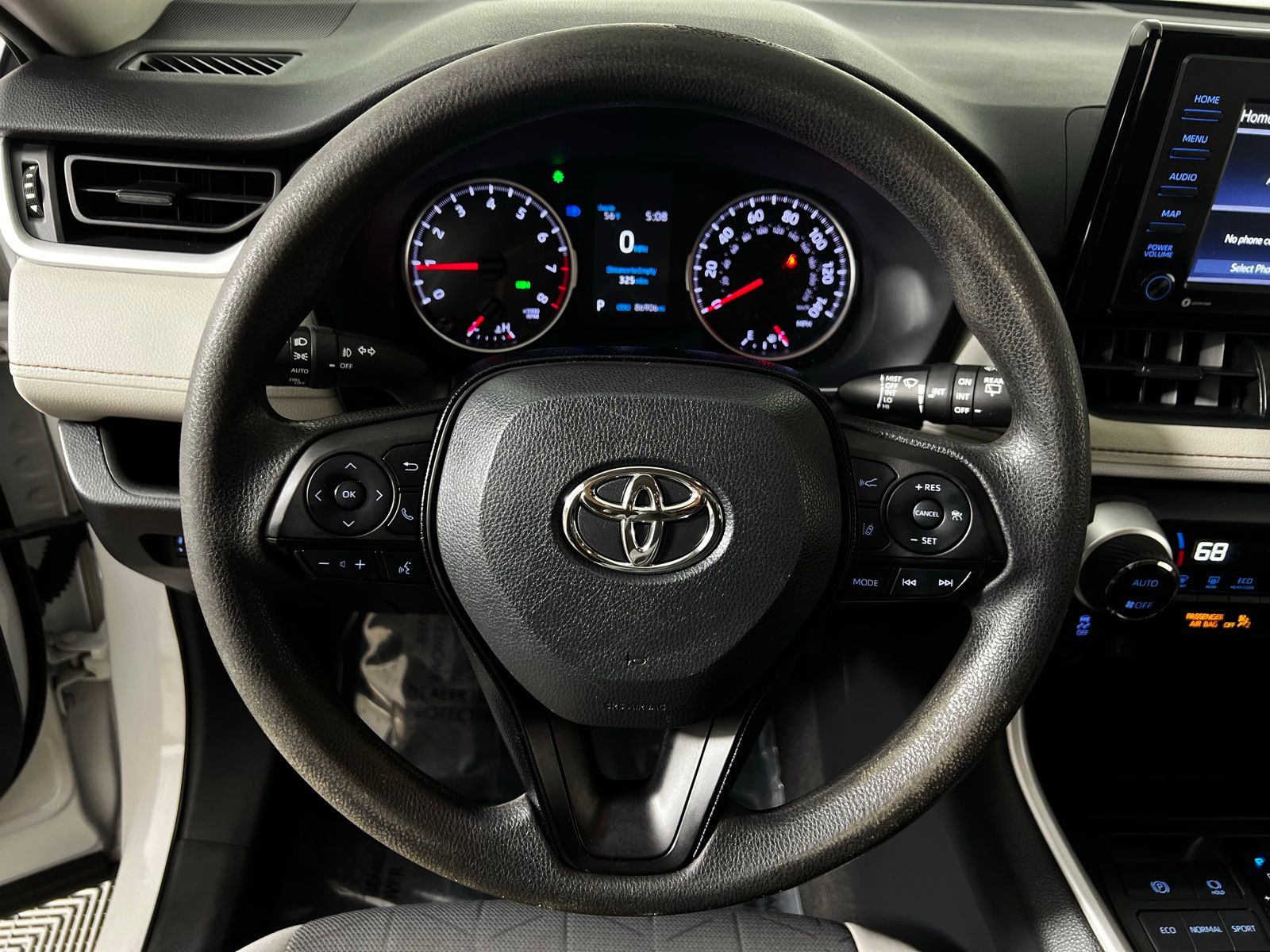 2021 Toyota RAV4 XLE 16