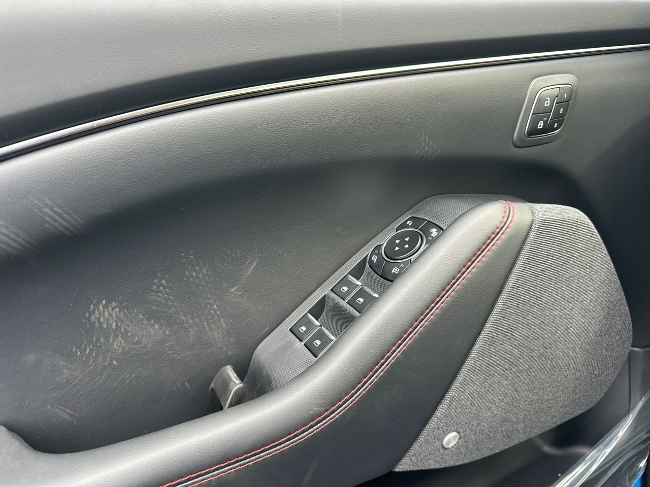 2025 Ford Mustang Mach-E Premium - Photo 35