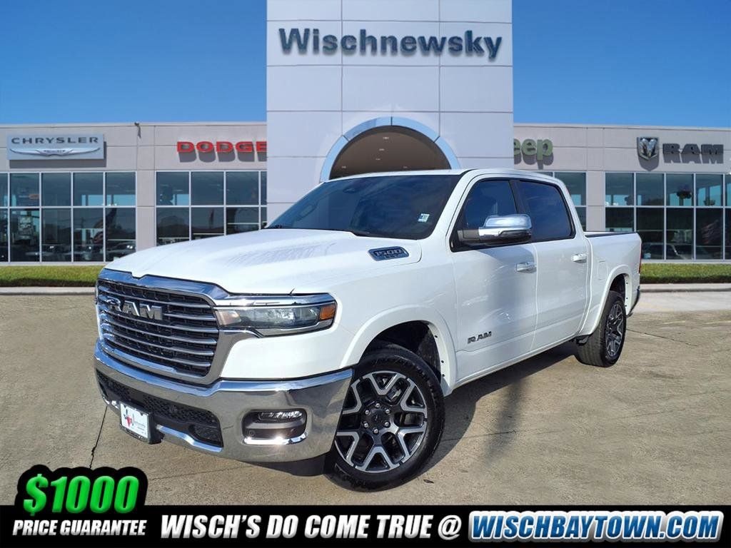 2025 RAM 1500 Laramie Crew Cab 4WD