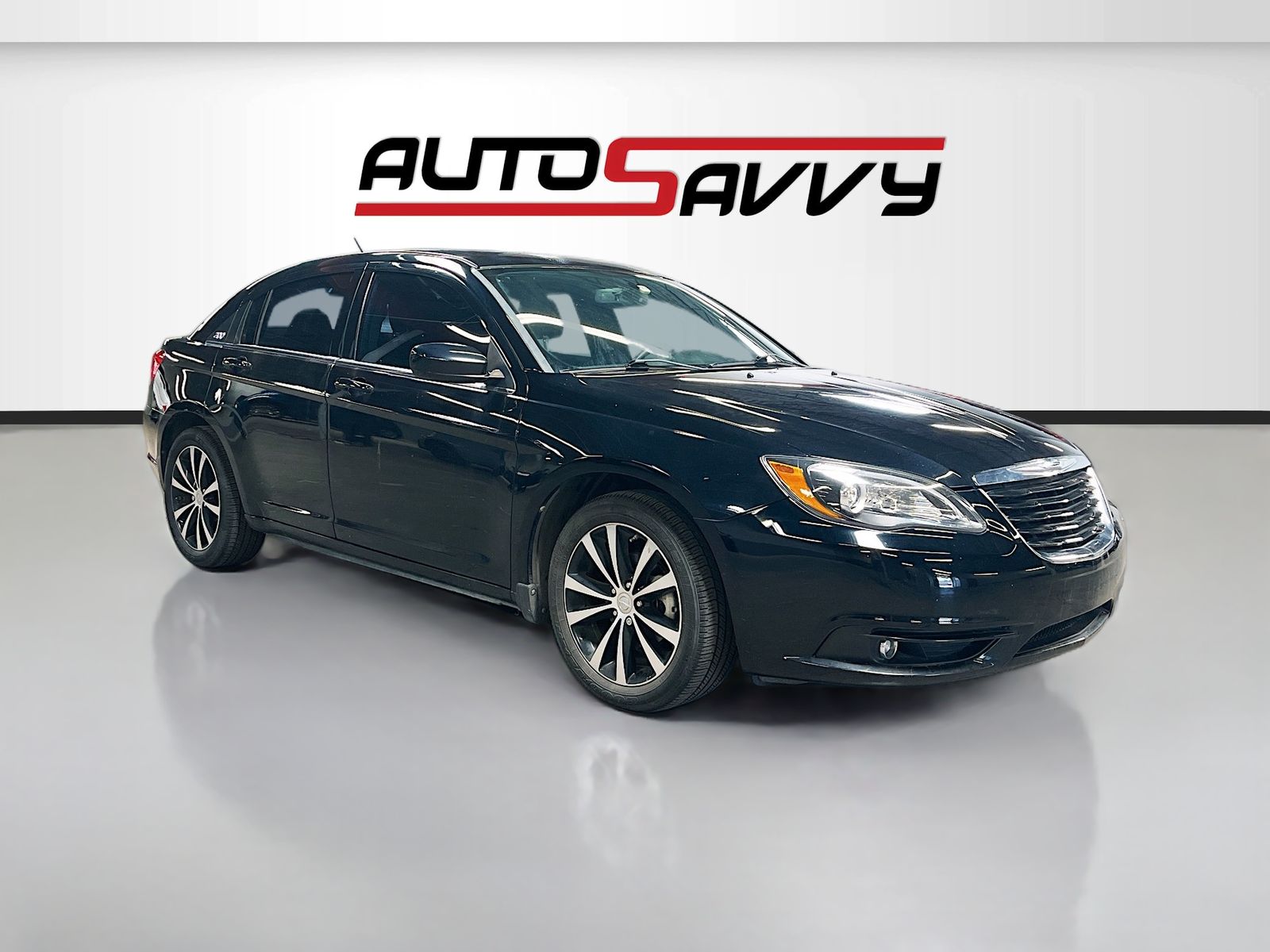 2013 Chrysler 200 Touring's photo
