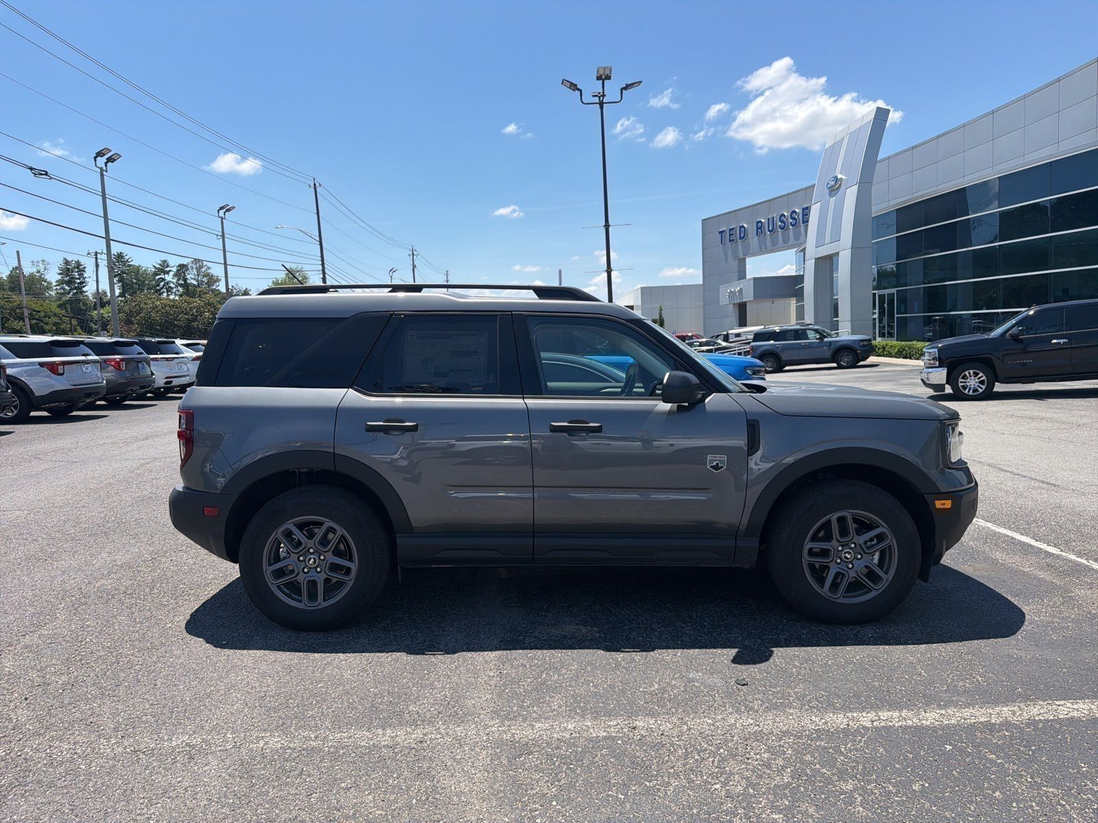 View vehicle photo 4