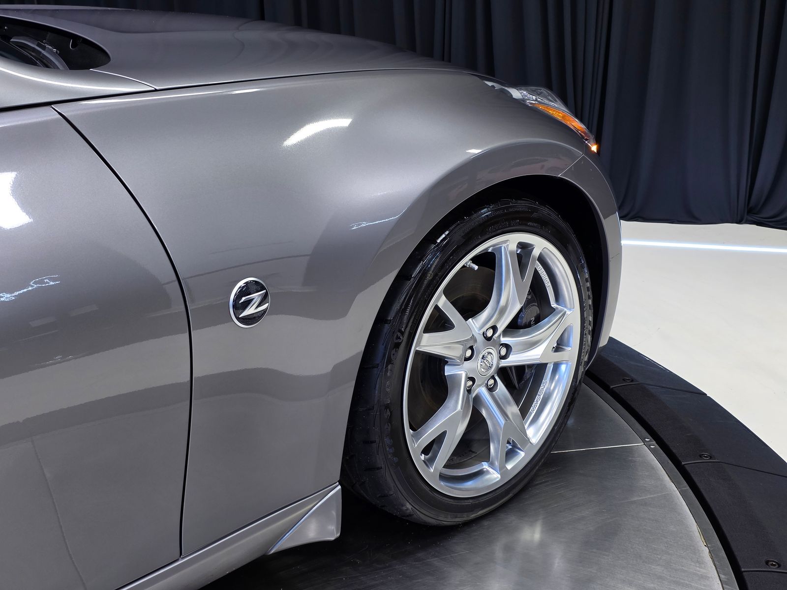 View vehicle photo 5