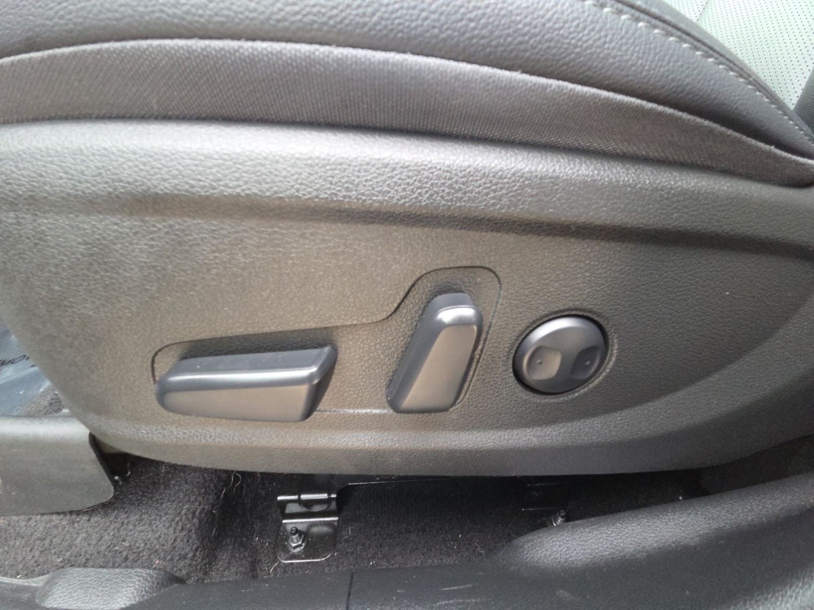Used 2023 Black Hyundai SEL Premium image 32