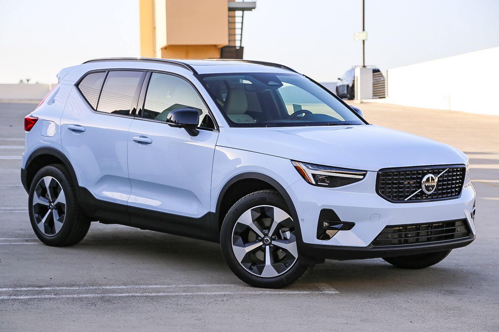 2026 Volvo XC40 B5 Plus