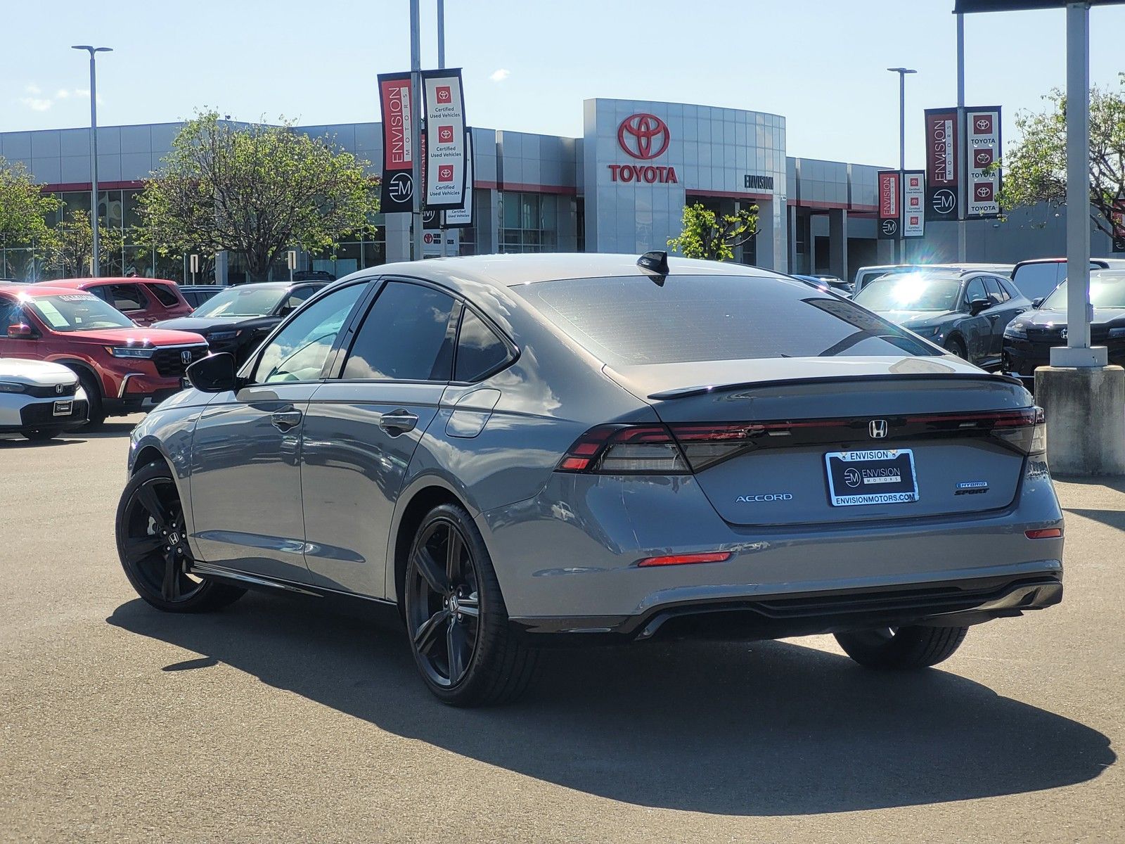 View vehicle photo 6