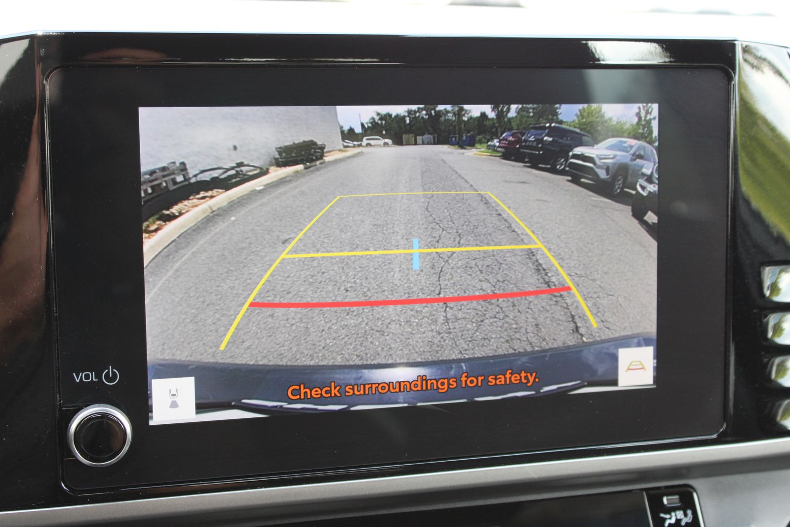 Used 2025  Toyota SE image 22