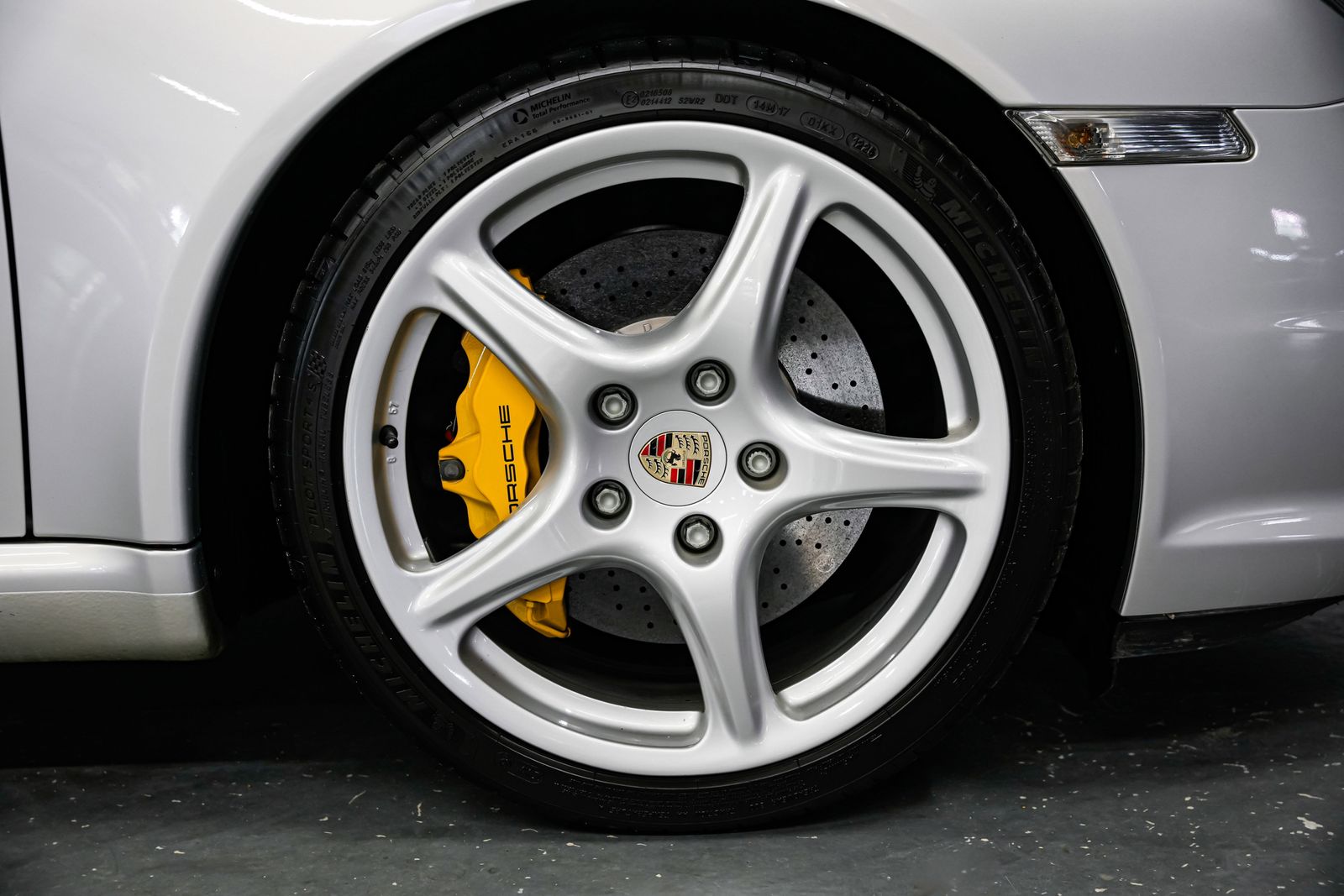 2005 Porsche 911 Carrera S — photo 47