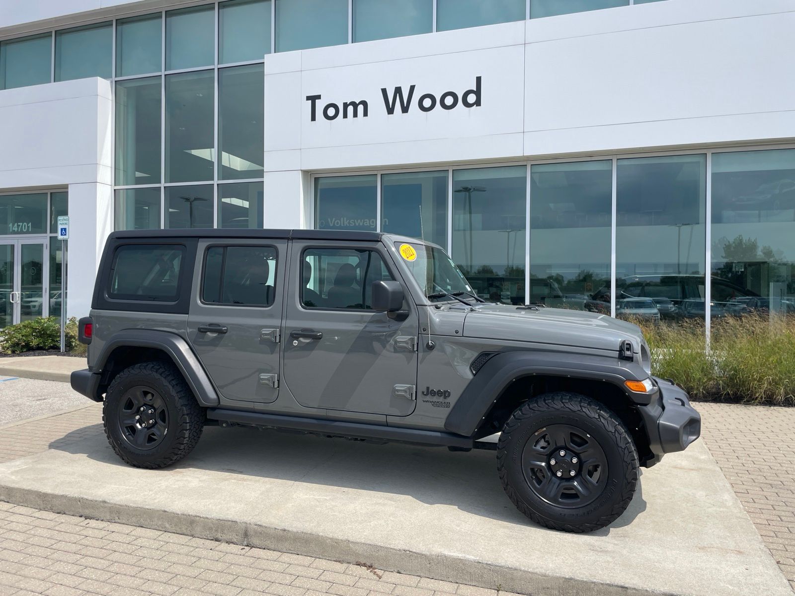 Sting-Gray Clearcoat 2021 Jeep Wrangler SUV / Crossover Four-Wheel Drive 6-Speed Manual