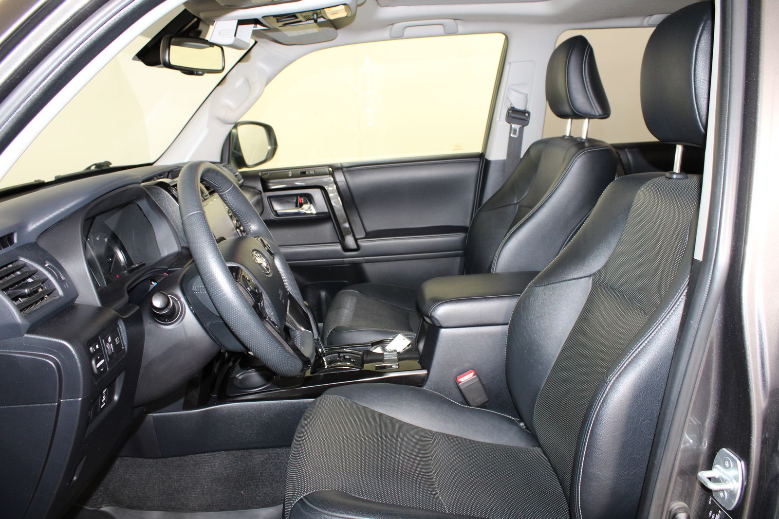 Used 2020 Gray Toyota Nightshade image 9