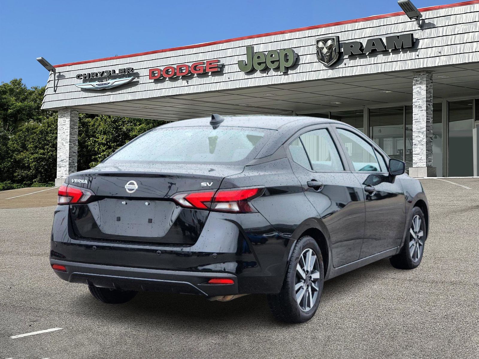 2021 Nissan Versa 1.6 SV 5