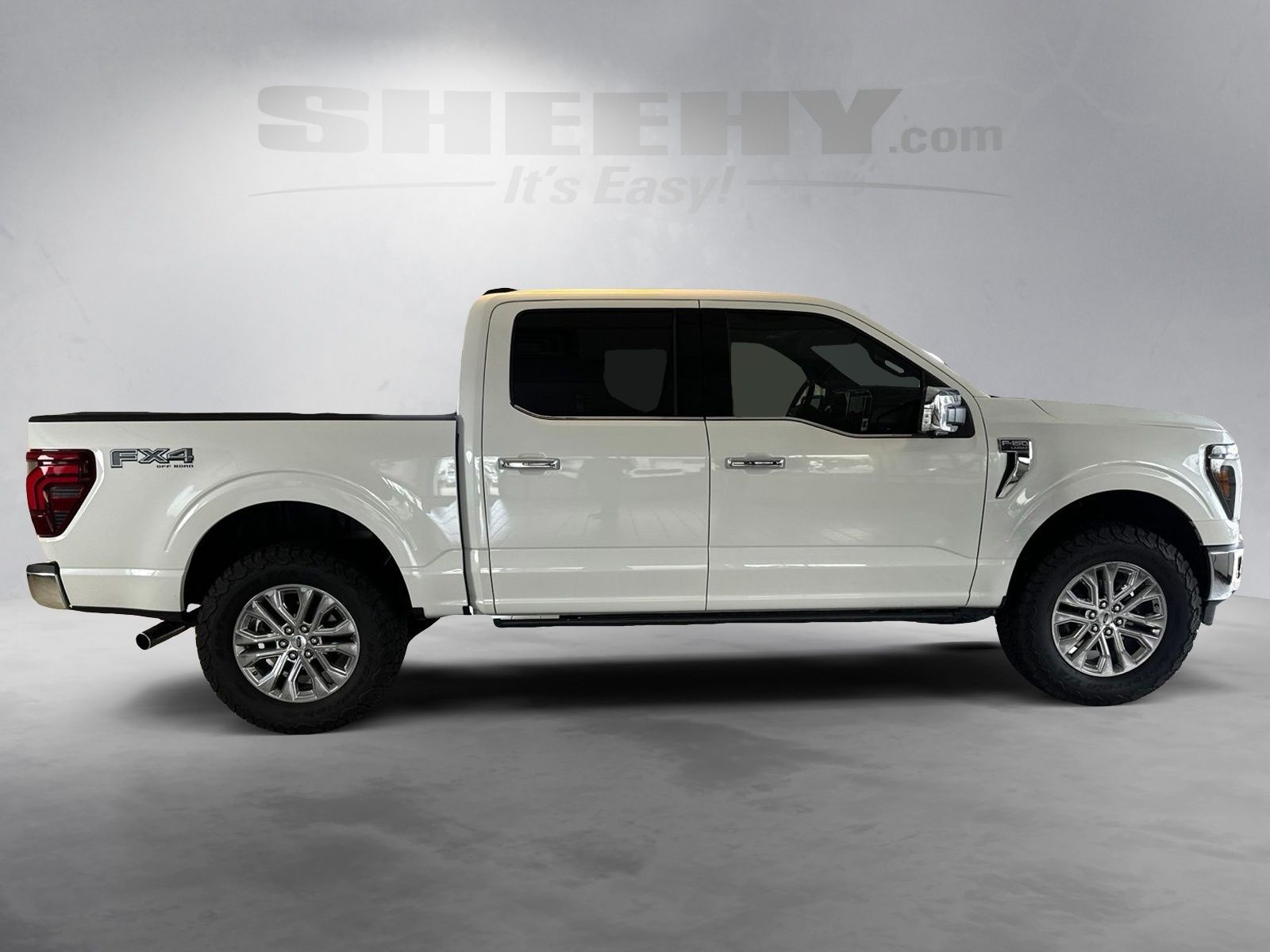 Used 2024 Star White Ford Lariat image 9