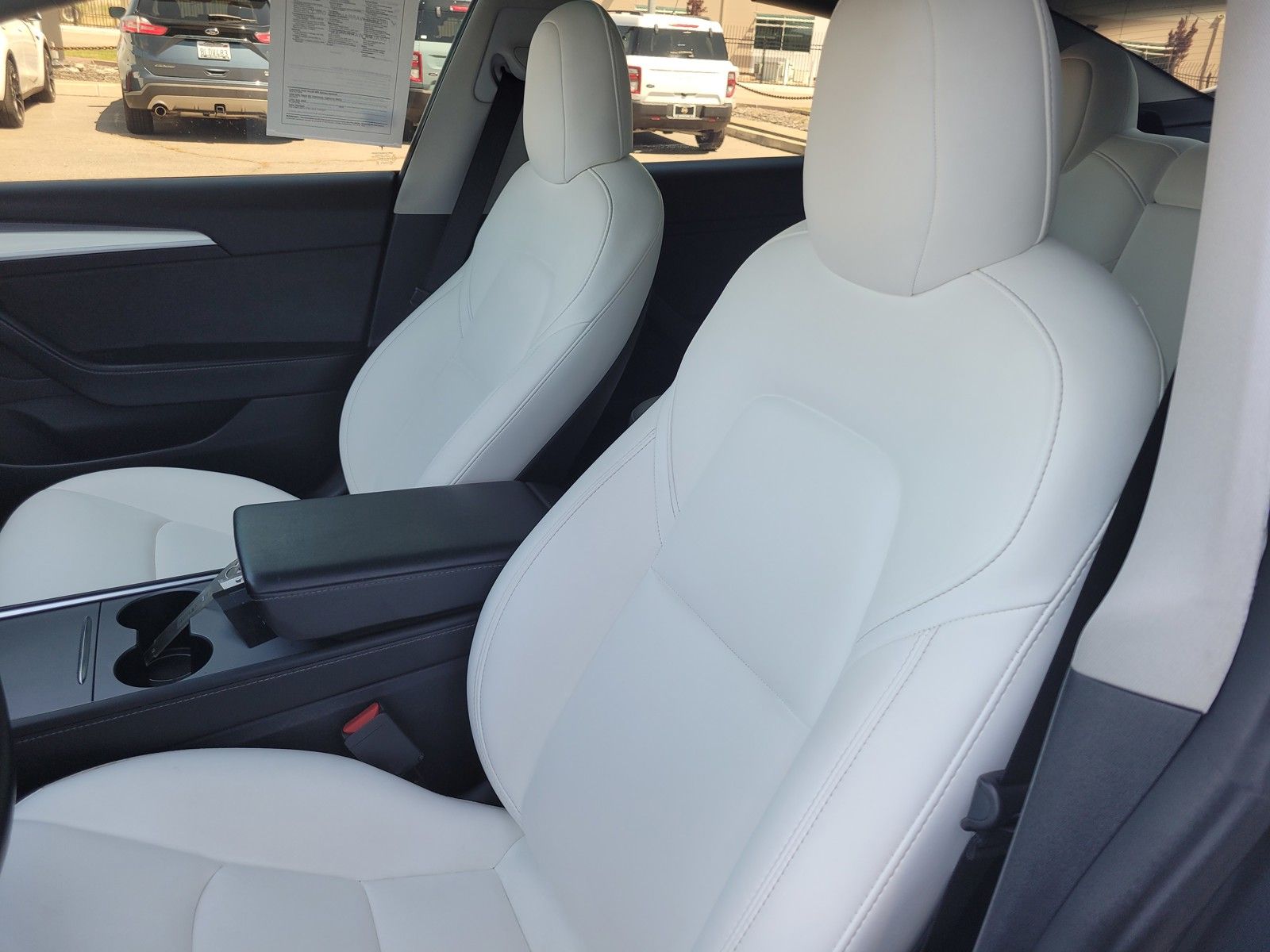 Used 2022  Tesla Performance image 22