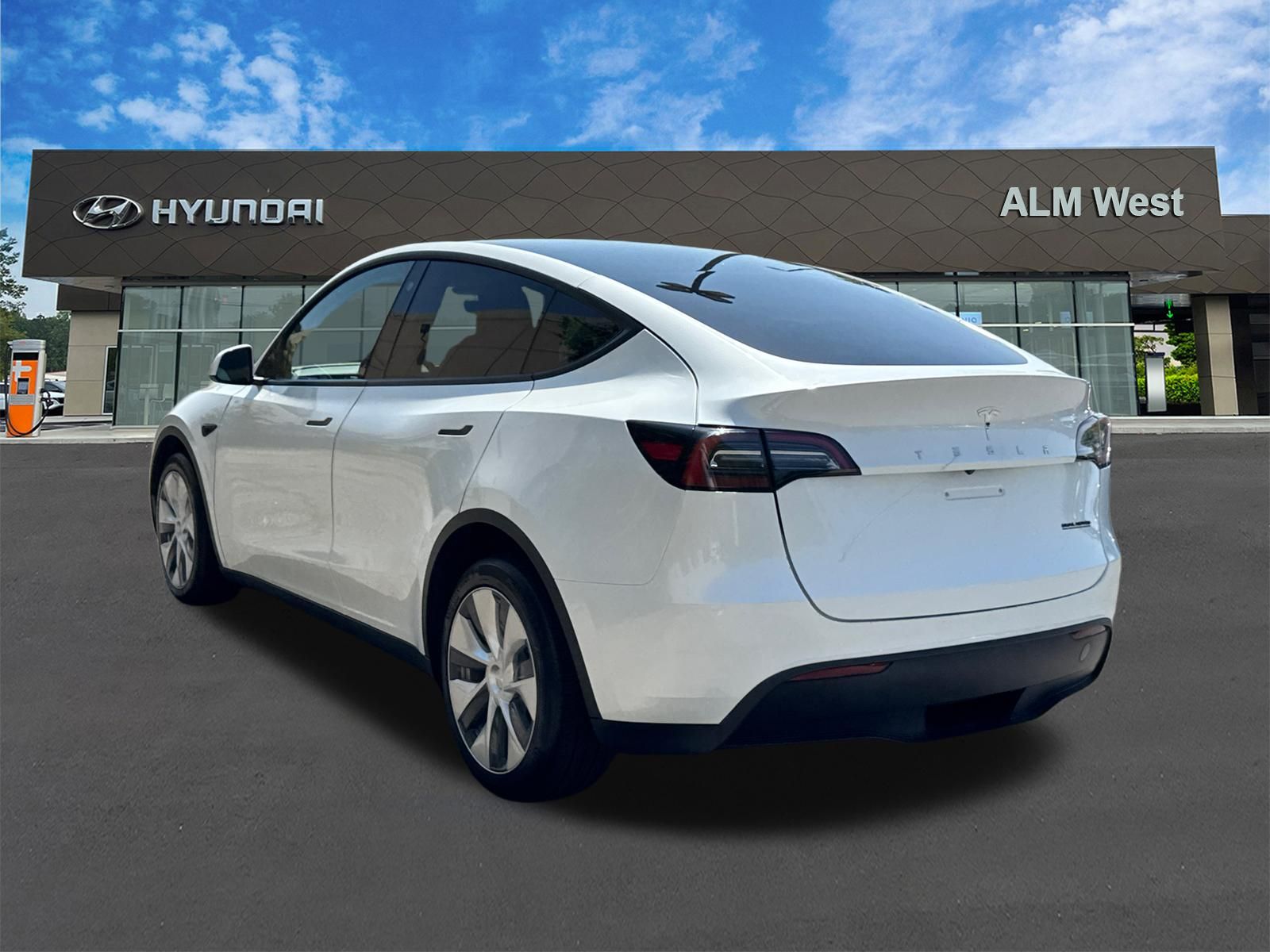 Used 2023 White Tesla Long Range image 7