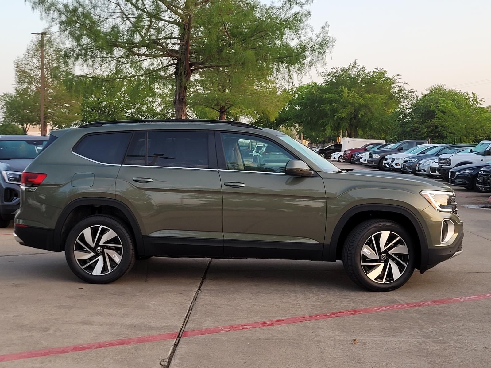 new 2026 Volkswagen Atlas car, priced at $42,885