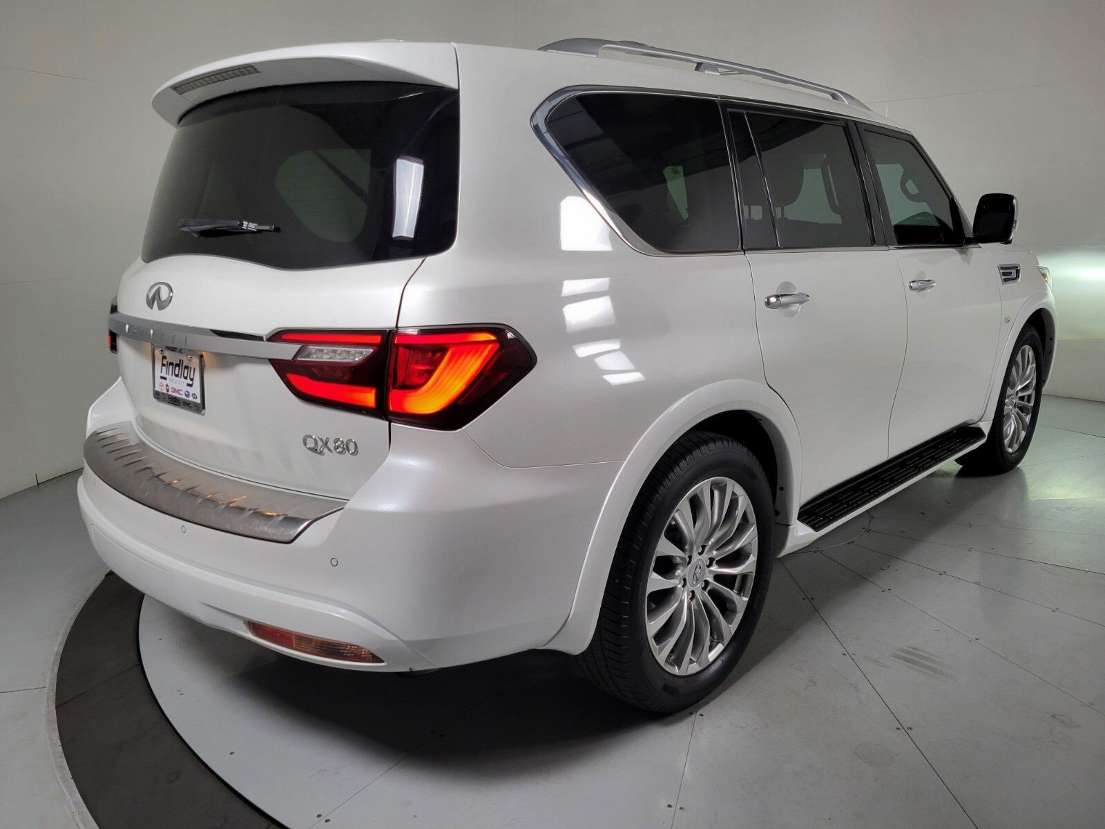 2019 INFINITI QX80 LUXE 4