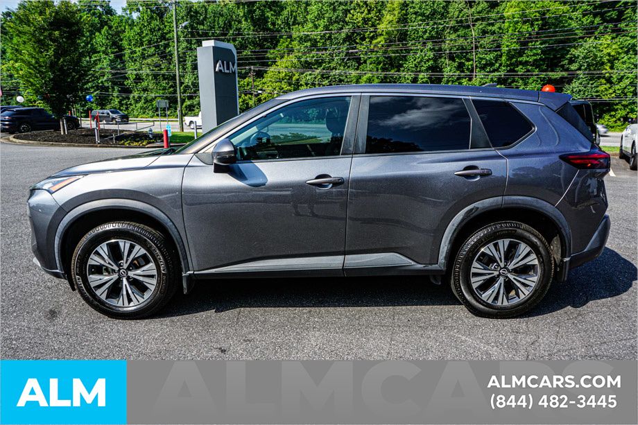 Used 2022 Gray Nissan SV image 6