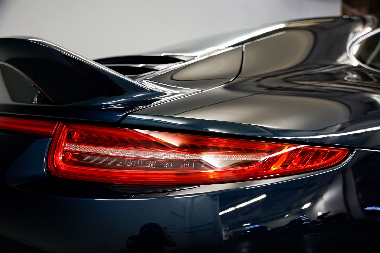 2014 Porsche 911 Carrera 4 — photo 33