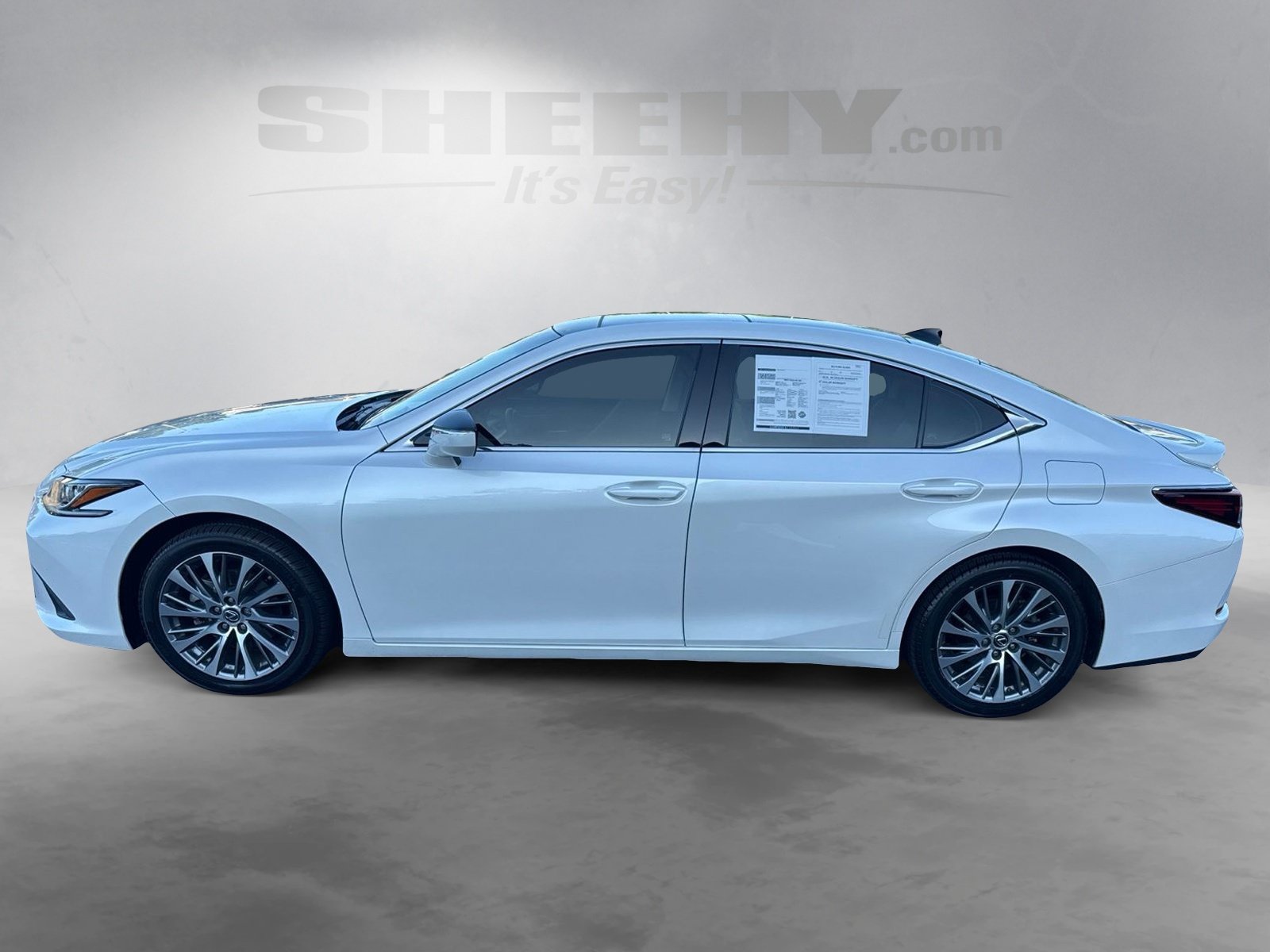 Used 2021 White Lexus 350 image 13