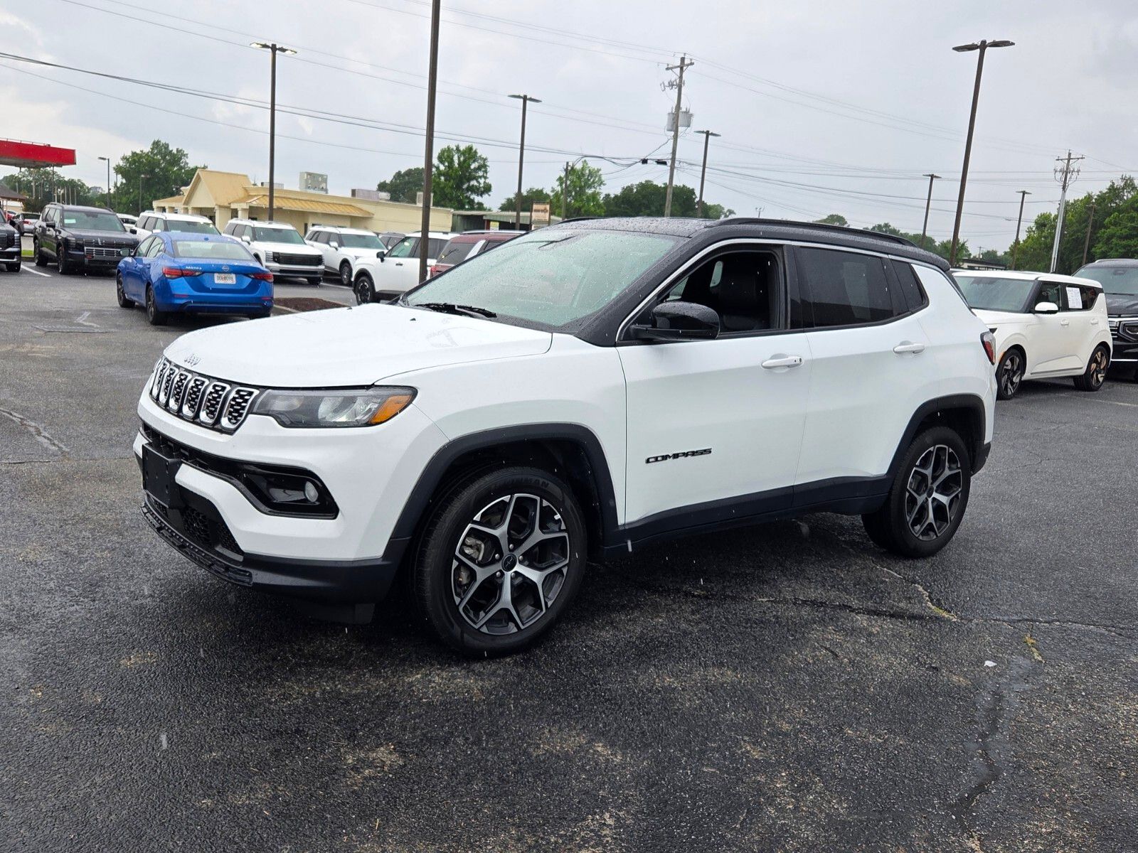 Used 2025 White Jeep Limited image 3