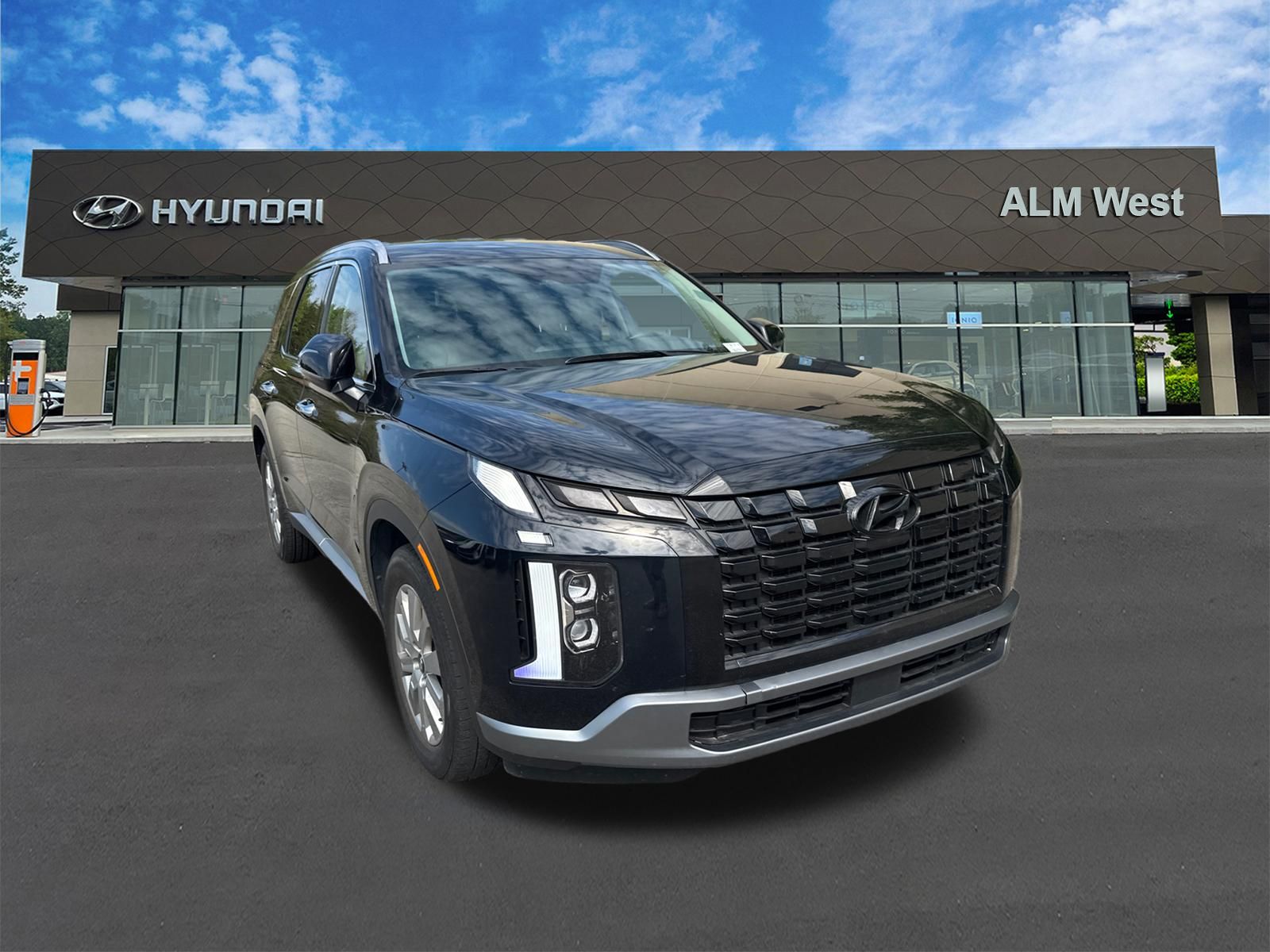 Used 2025 White Hyundai SEL image 3