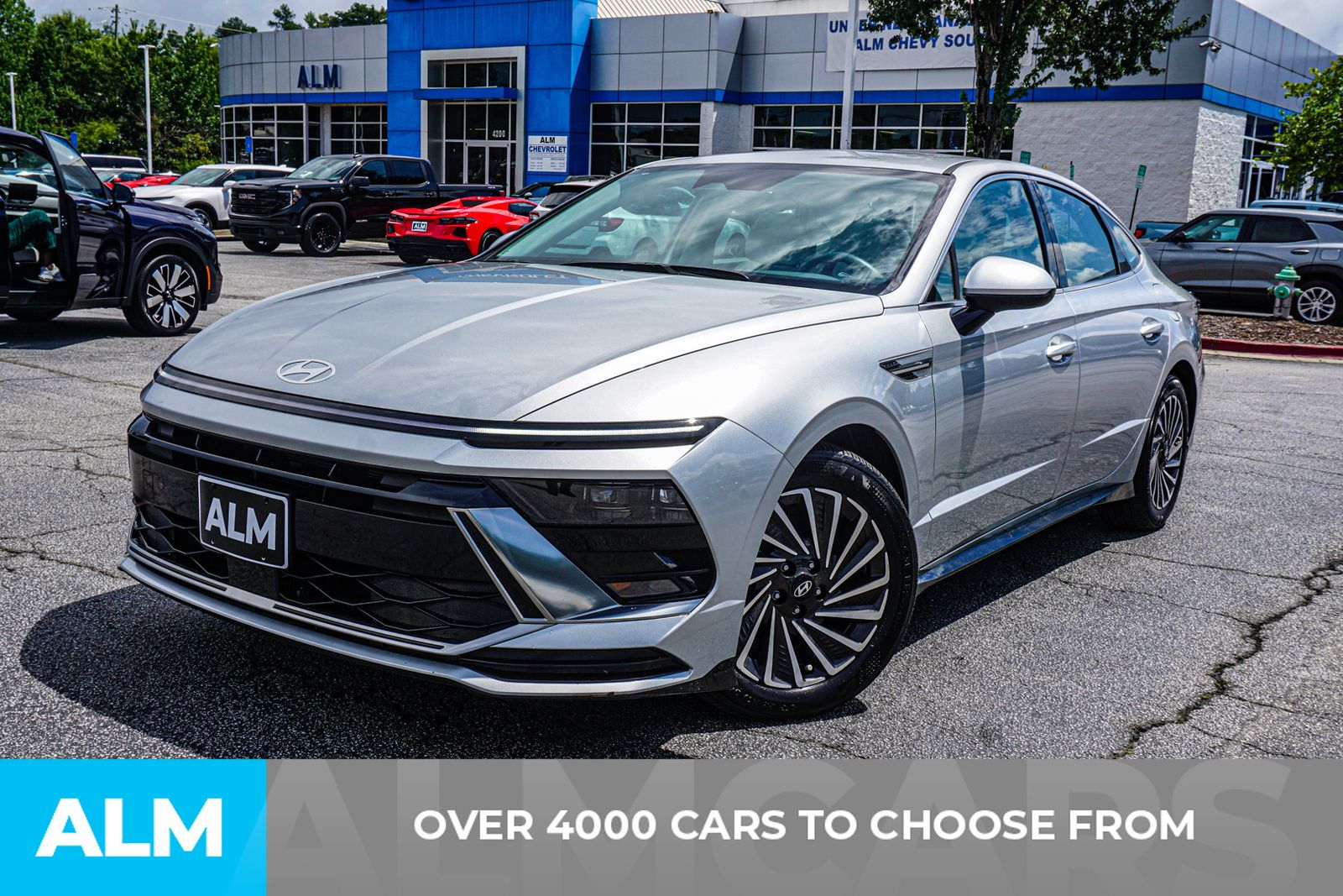 Used 2024 Silver Hyundai SEL image 2