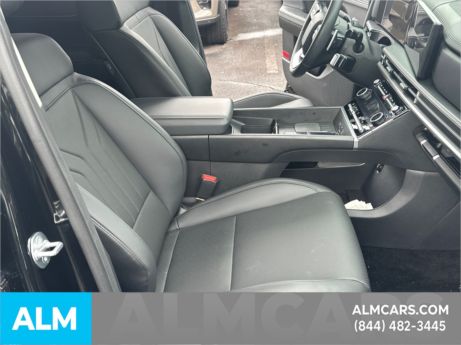 Used 2025 Black Hyundai SEL image 15