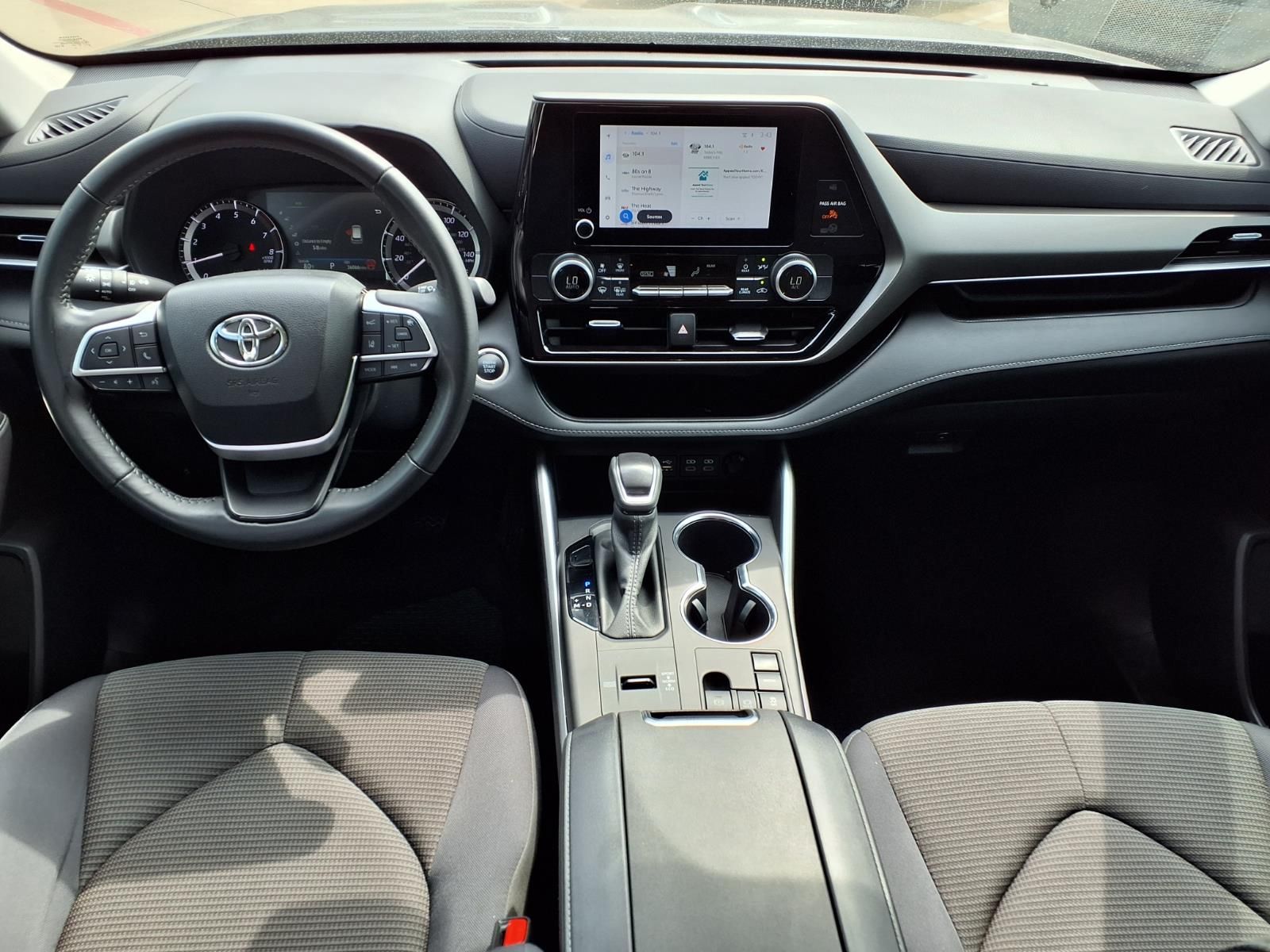 2024 Toyota Highlander LE - 10