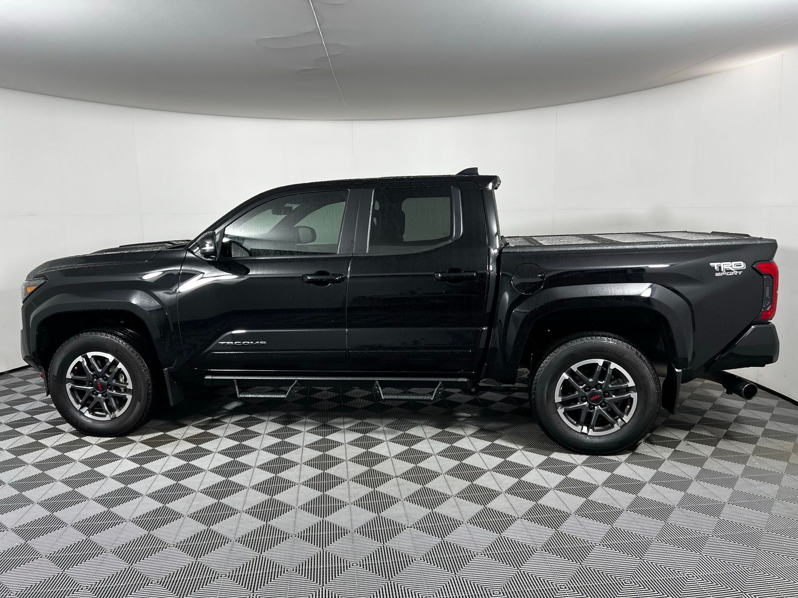 Thumbnail: 2024 Toyota Tacoma - 8
